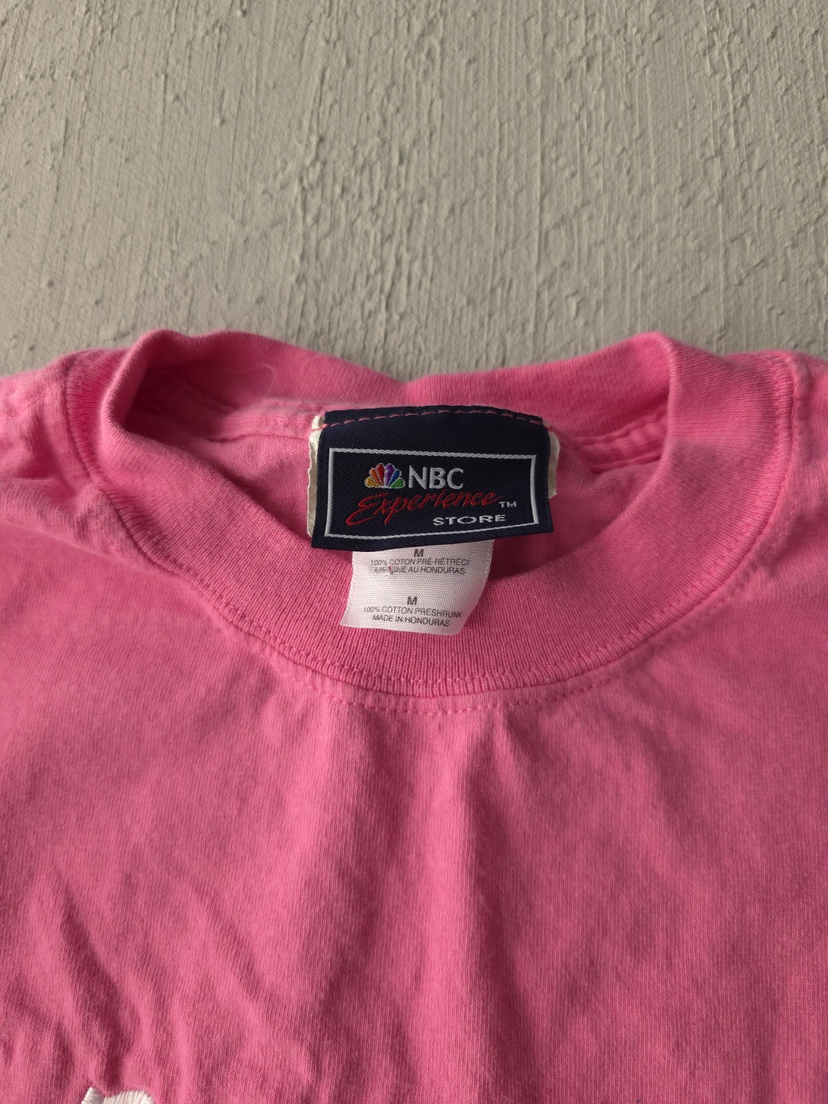 Vintage 2000s Friends NBC Store Pink Embroidered T-shirt TV Promo M