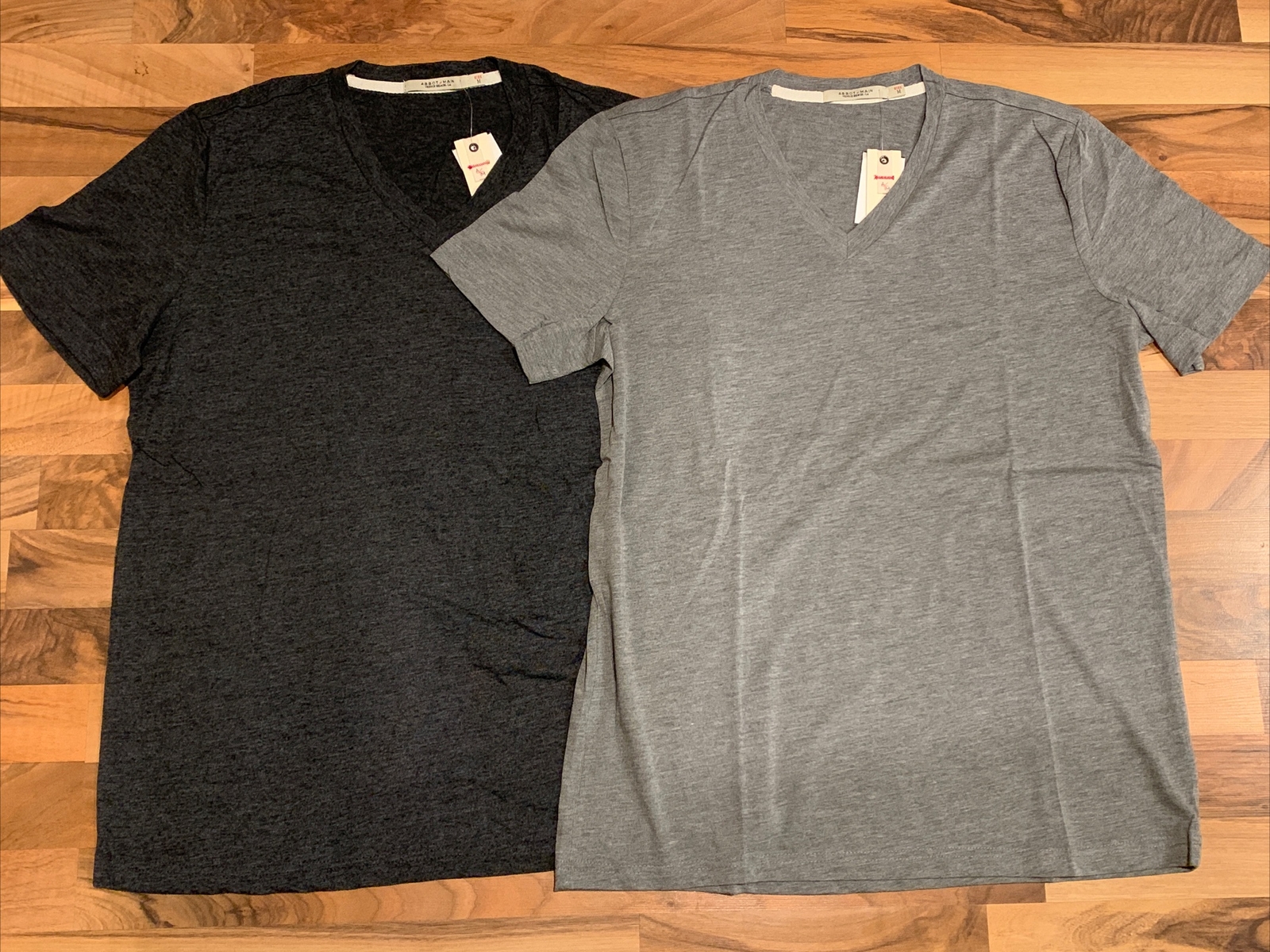 ABBOT & MAIN (Sz M or L) Men’s Basic V-Neck Tee T-Shirt Tri Blend Casual, Gray C