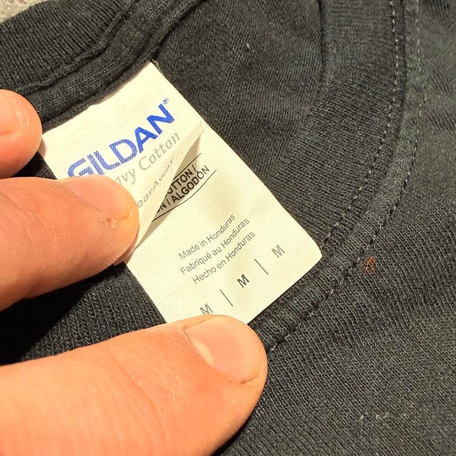 Gildan Men’s Black and Grey T-shirt