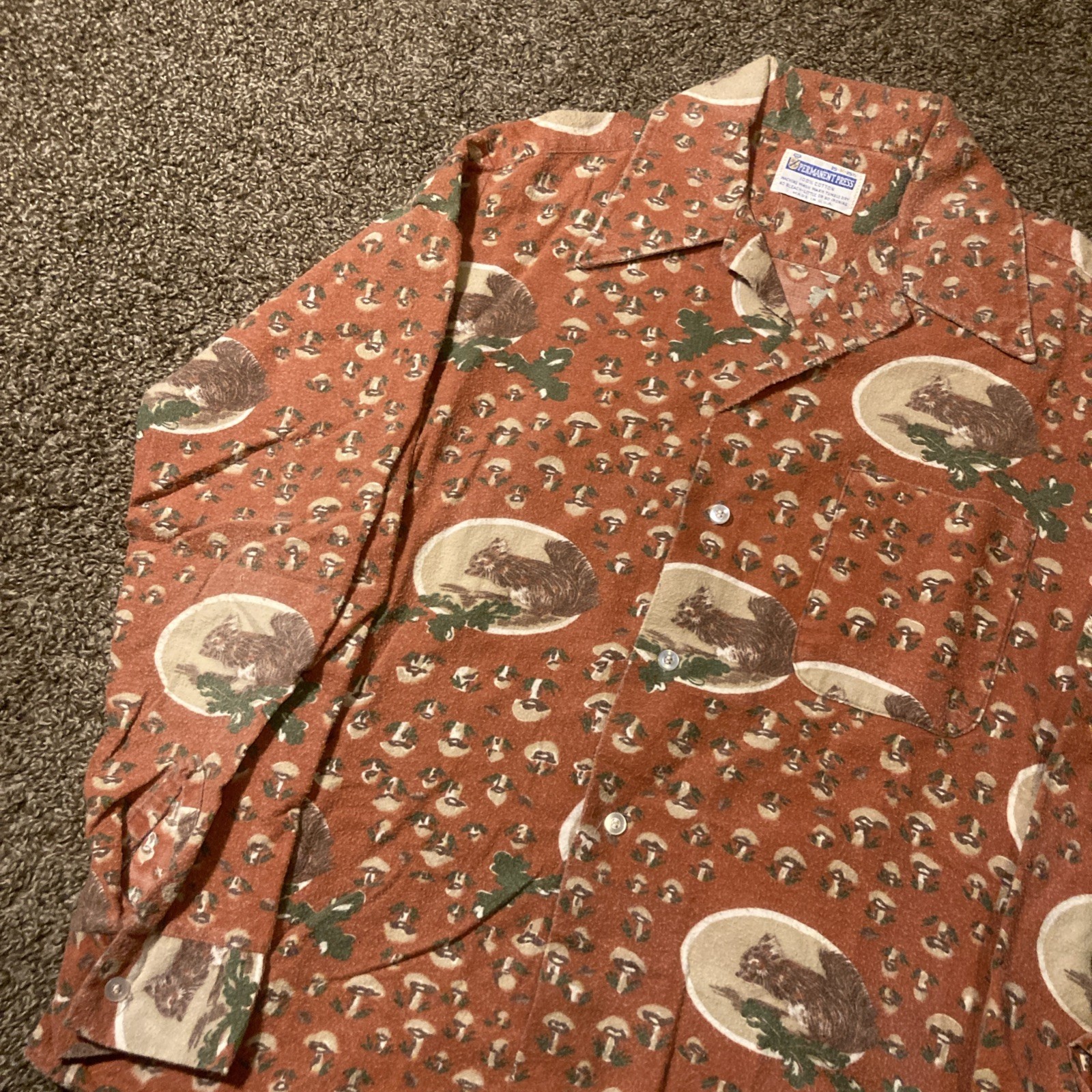 Vintage 70s Mushroom Squirrel Print Permanent Press Button Up Shirt M Cotton