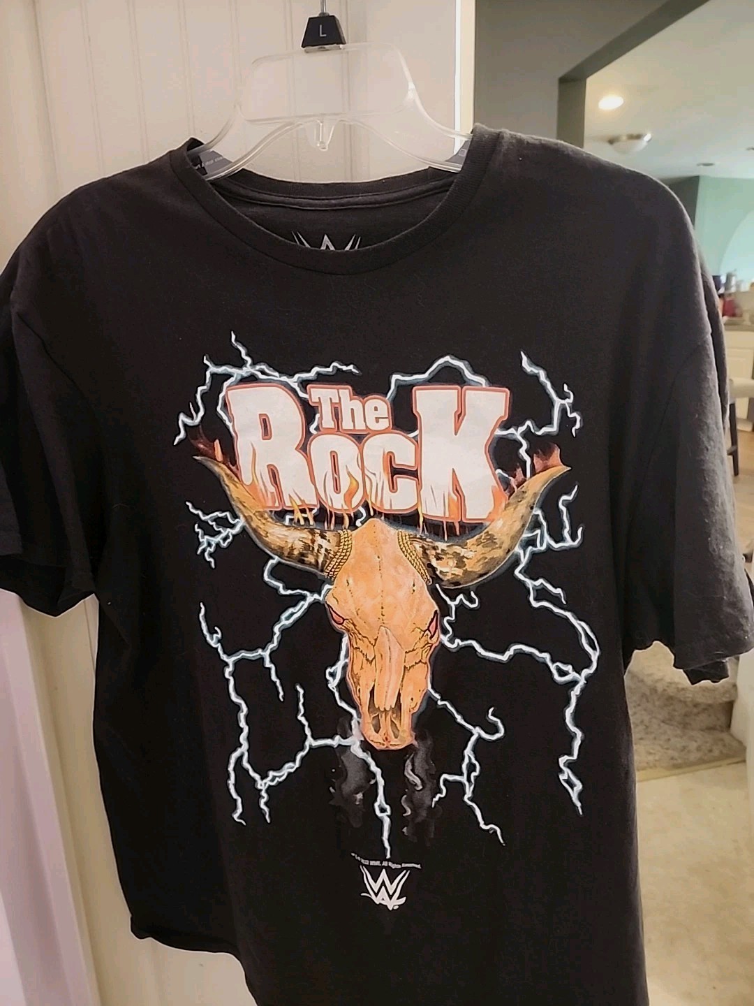 WWE THE ROCK T SHIRT OFFICIAL LICENSE TEE Size Large Brama Bull Mens