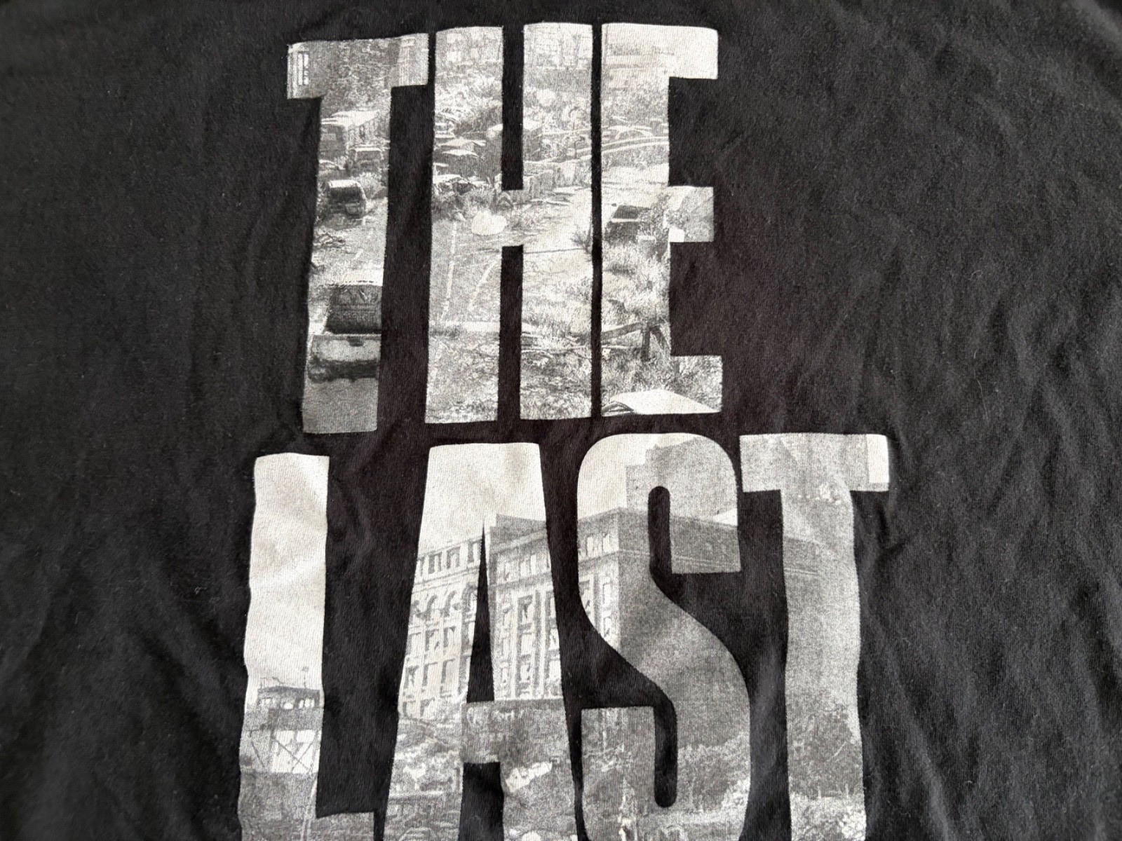 The Last Of Us T Shirt Large NAUGHTY DOG Video Game (Damaged/See Description)