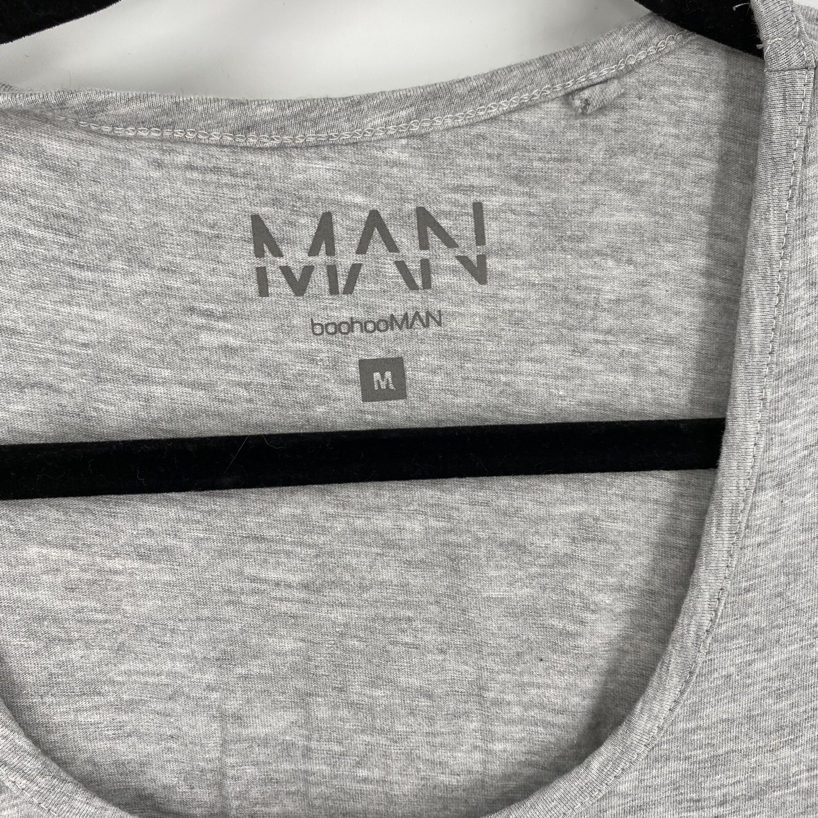 Man BooHoo Men Men’s Scoop Neck Gray Sleeveless Shirt size M