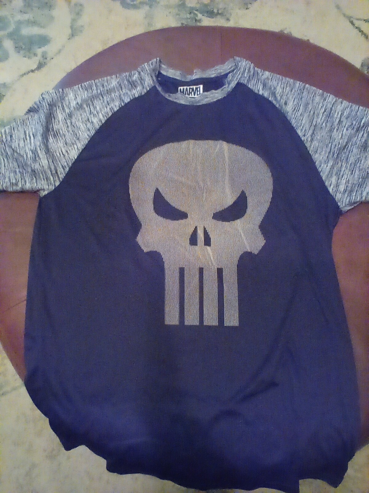 Marvel Punisher textured skull pattern size L black shirt
