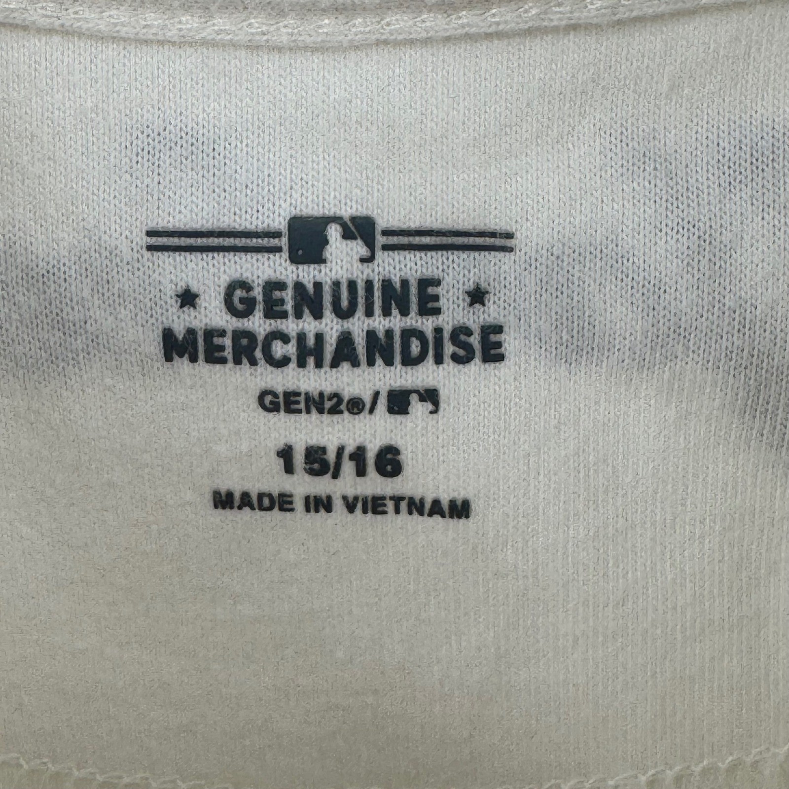 MLB Genuine Merchandise New York Yankees Cream Embroidered T-Shirt Size 15/16