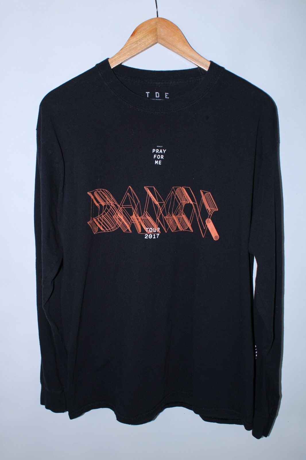 TDE Top Dawg Entertainment Men’s Large Nobody Pray For Me Tour 2017 T-Shirt