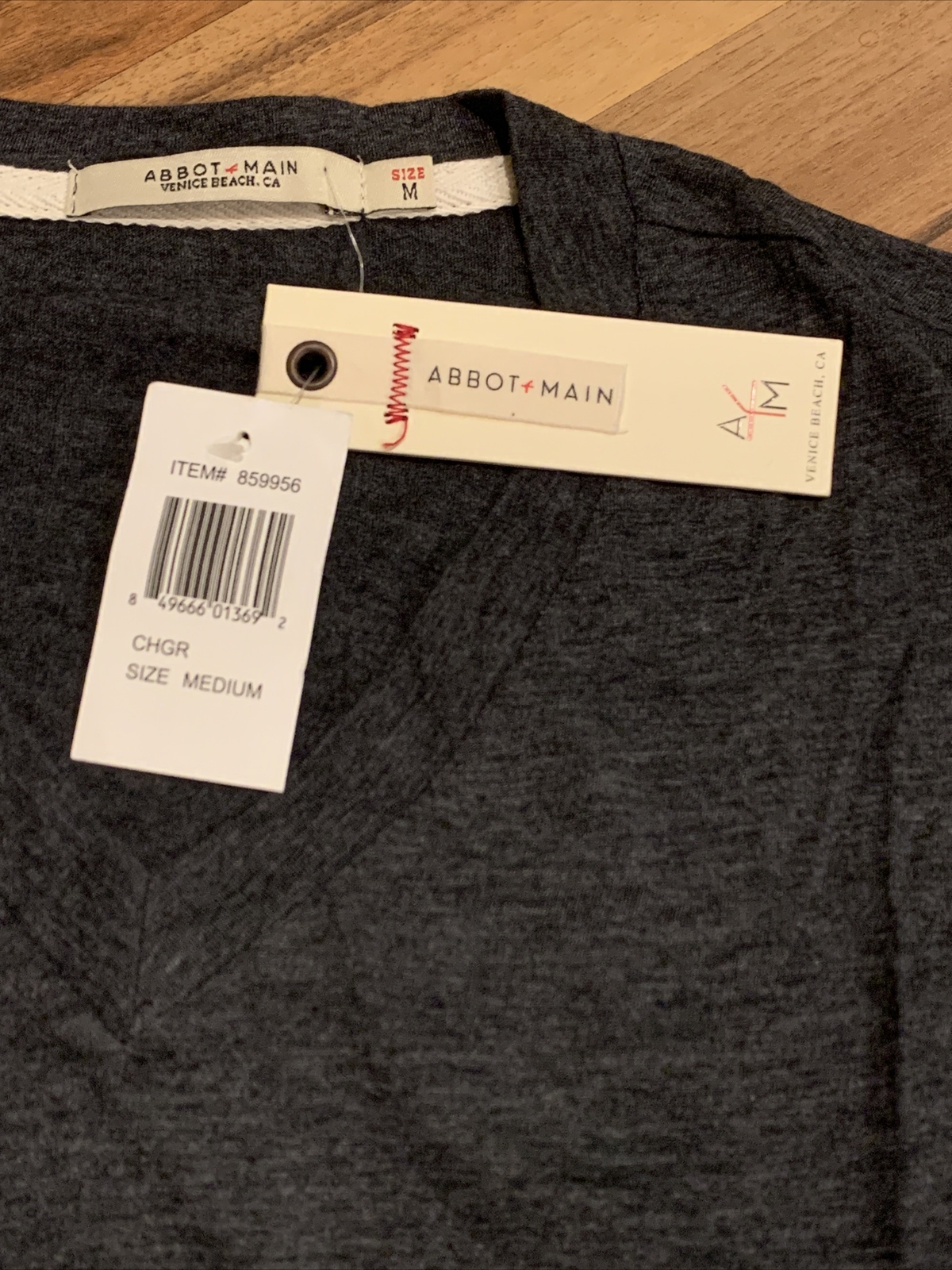 ABBOT & MAIN (Sz M or L) Men’s Basic V-Neck Tee T-Shirt Tri Blend Casual, Gray C