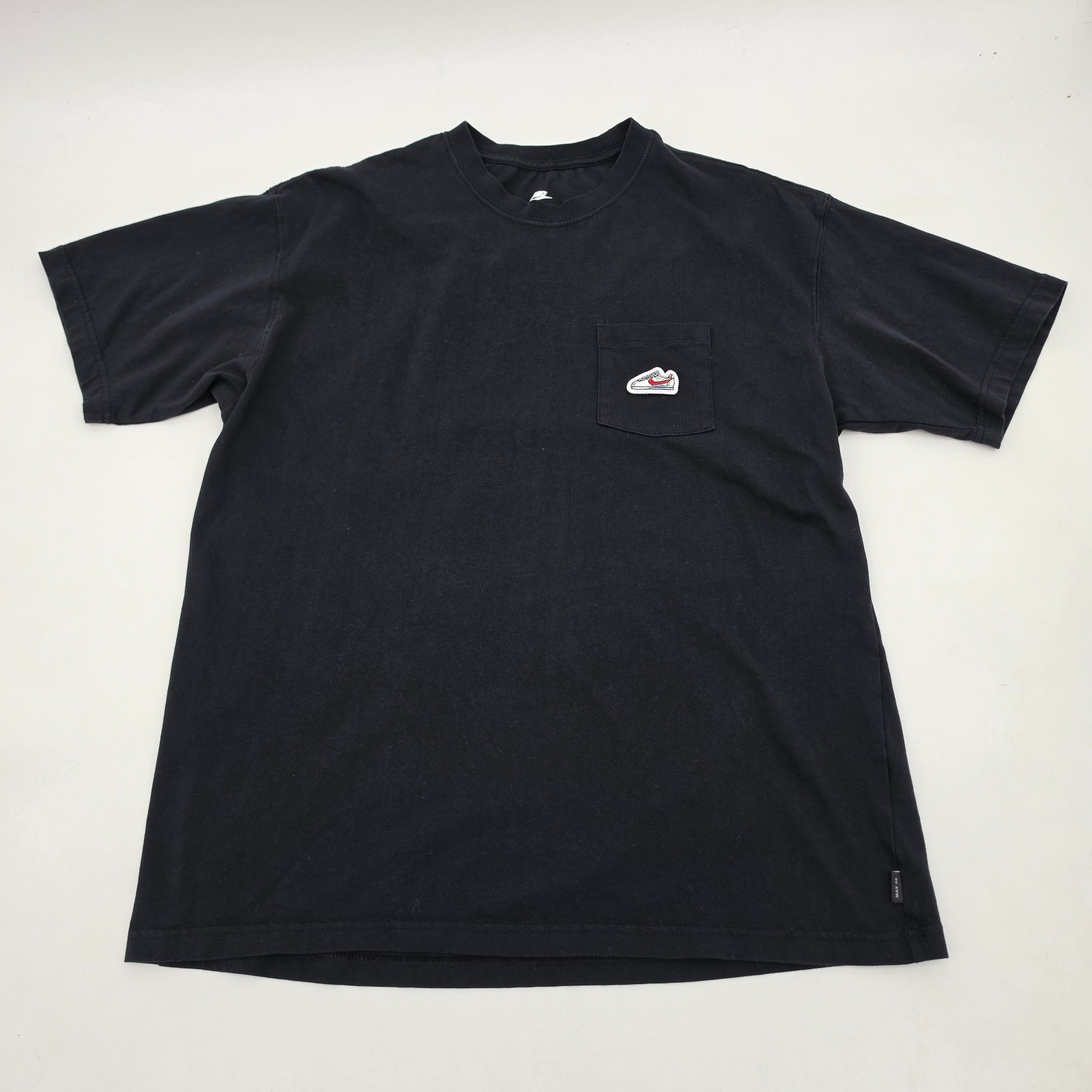 The Nike Tee M90 Air Max Men’s Shirt Size Medium Black Loose Fit IB1382-010