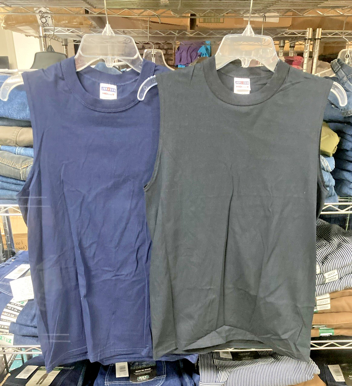 Lot of 2 – JERZEES Men’s Sleeveless/Muscle T-Shirts, S (34-36), 1-Navy & 1-Black