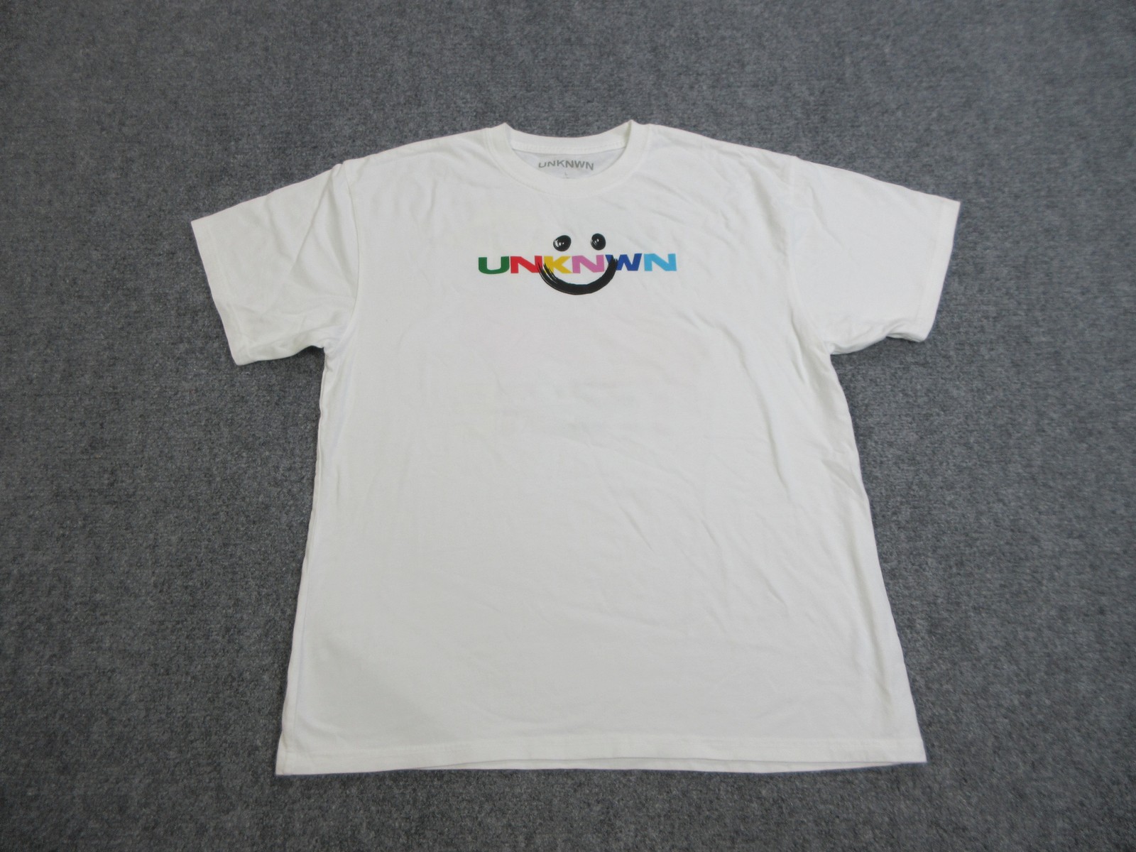 UNKNWN Shirt Mens Large White The Fight To Get There Graphic Smiley USA Tee