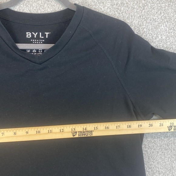 BYLT premium v-neck M black basics casual workout gym athleisure
