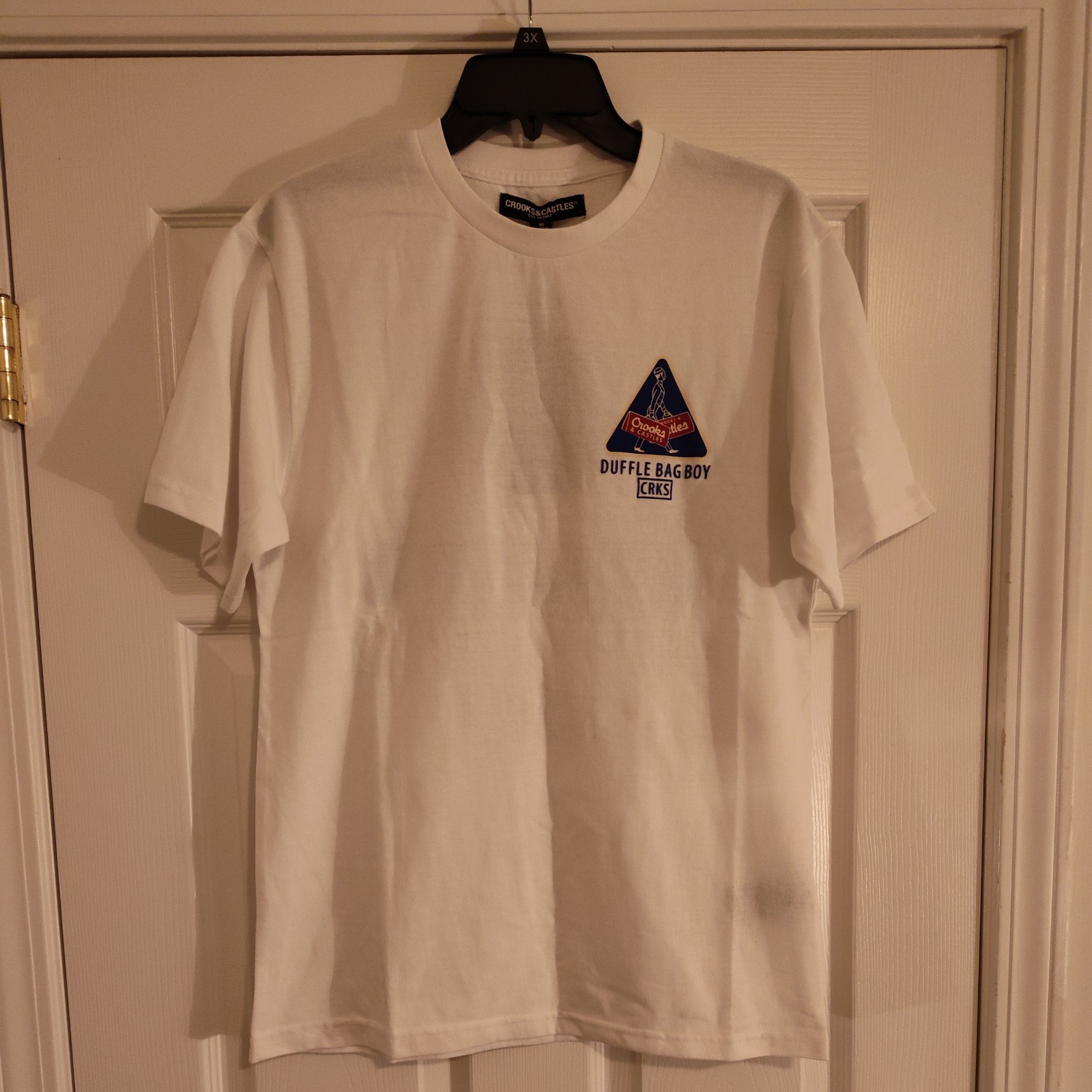CROOKS & CASTLES DUFFLE BAG BOY GRAPHIC T-SHIRT MEN’S SIZE L NWT