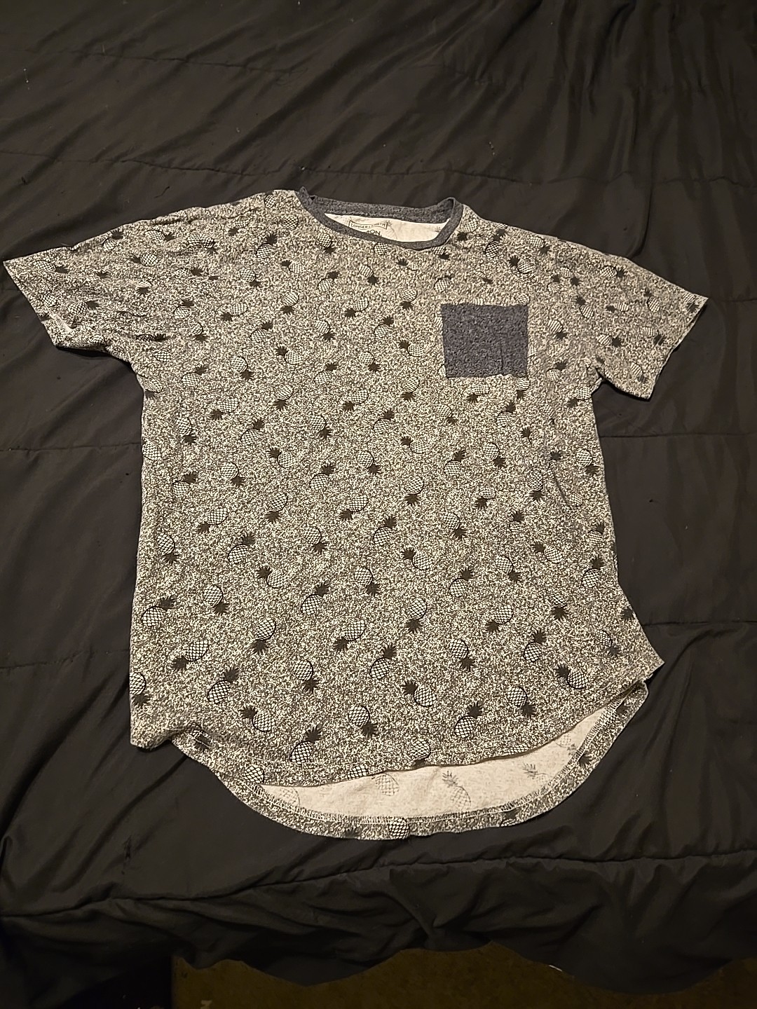 Carbon Mens Pineapple Design T-shirt Large Longer Length Pocket Gray Pre-owned