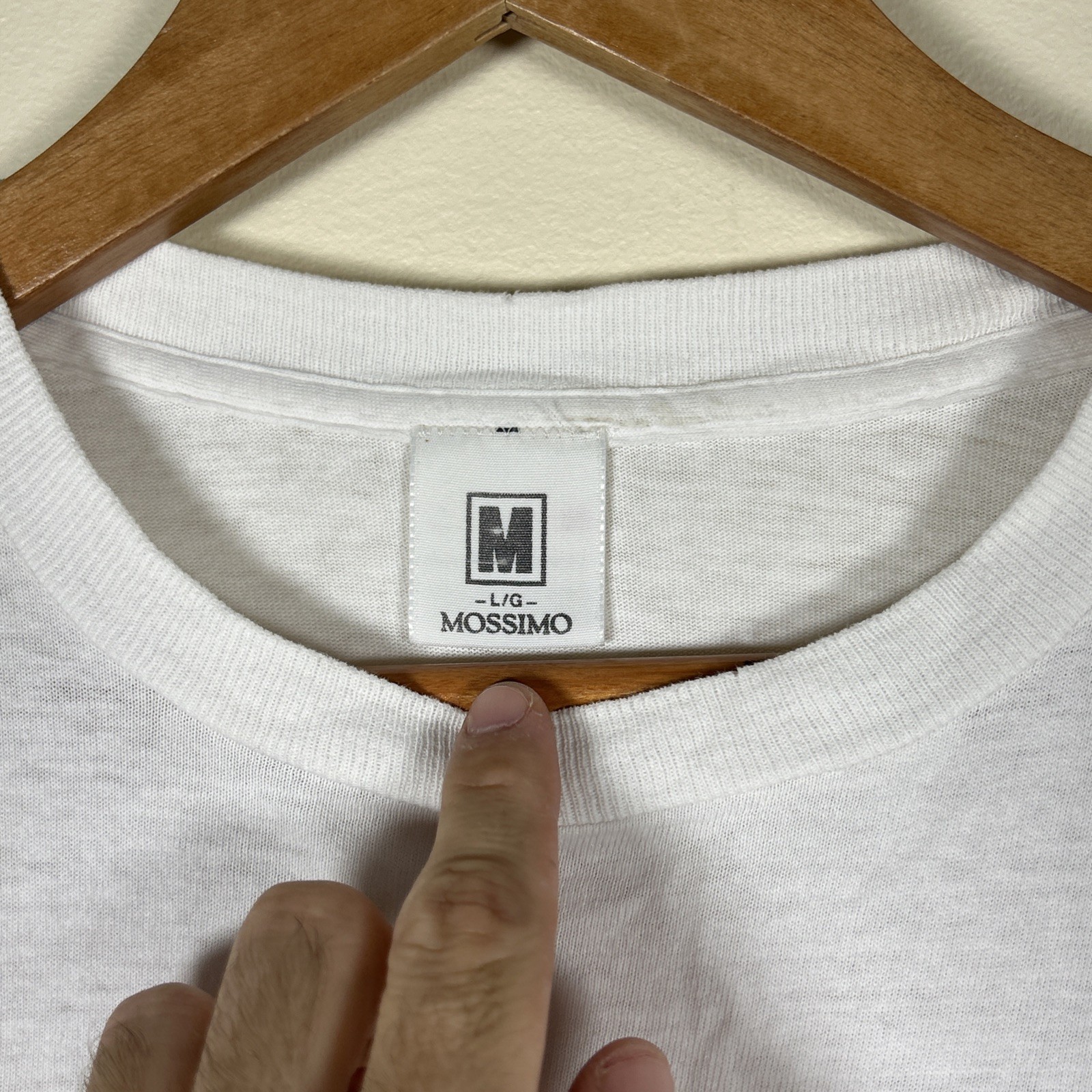 Vintage Mossimo “Leif Hanson” Volleyball T Shirt White Size Large Distressed