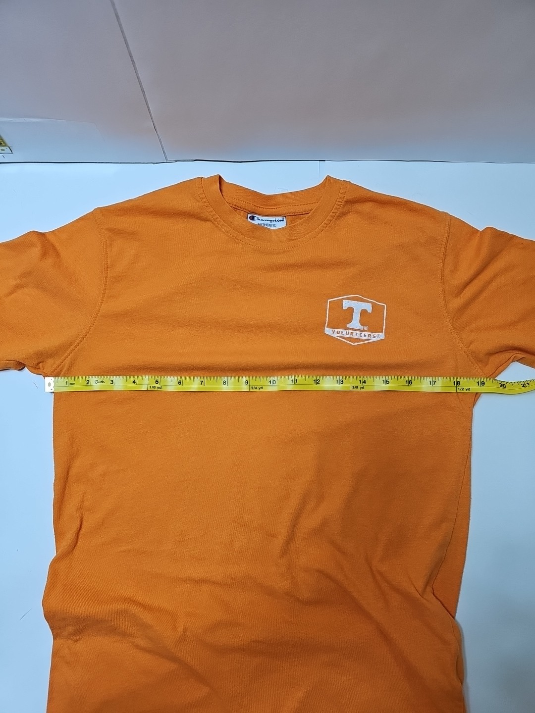 Adult Size Medium Champion Tennessee Volunteers T-shirt Football Sportswear