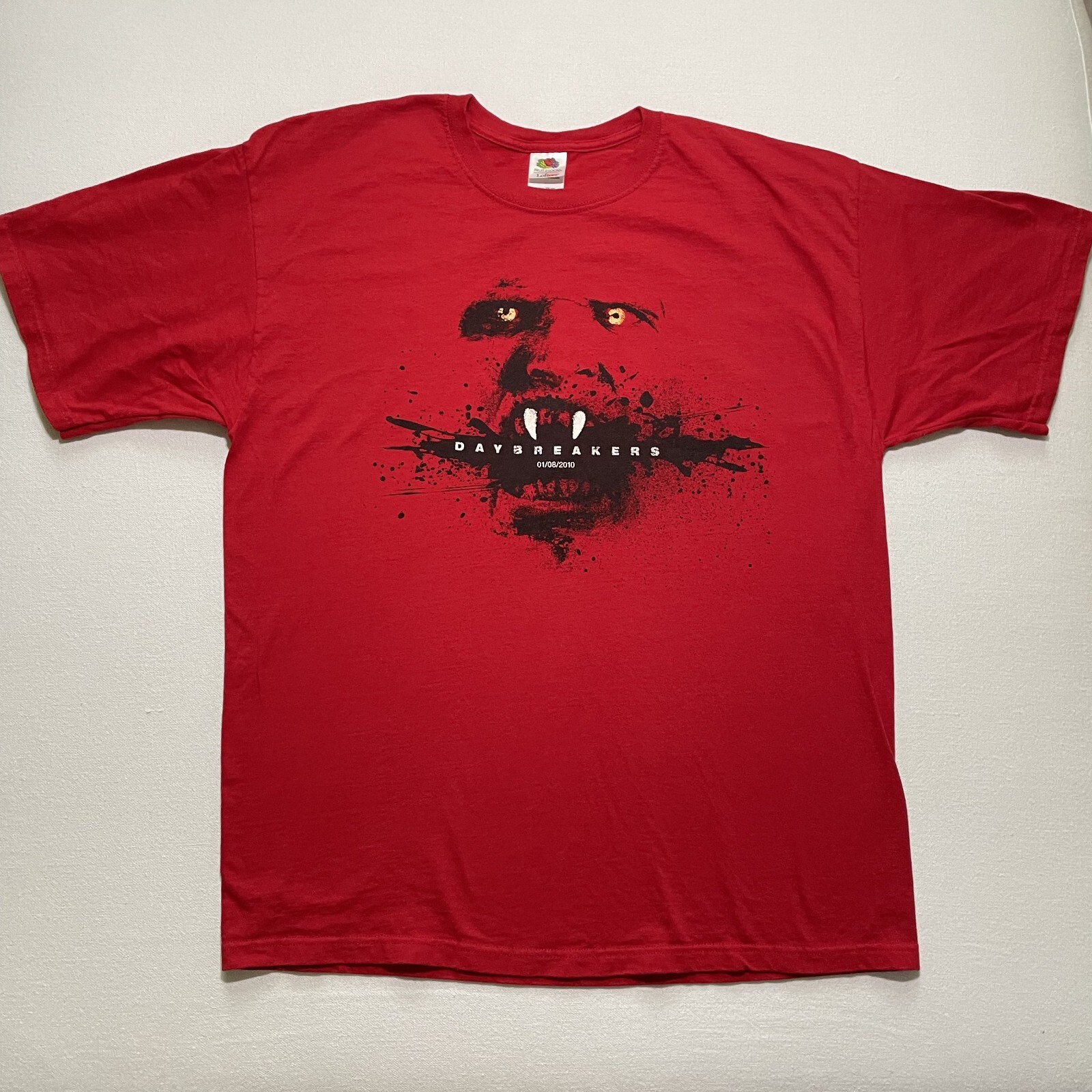 Vintage Daybreakers Movie Promo Shirt Mens XL Horror Tee Sci Fi Vampires 2010