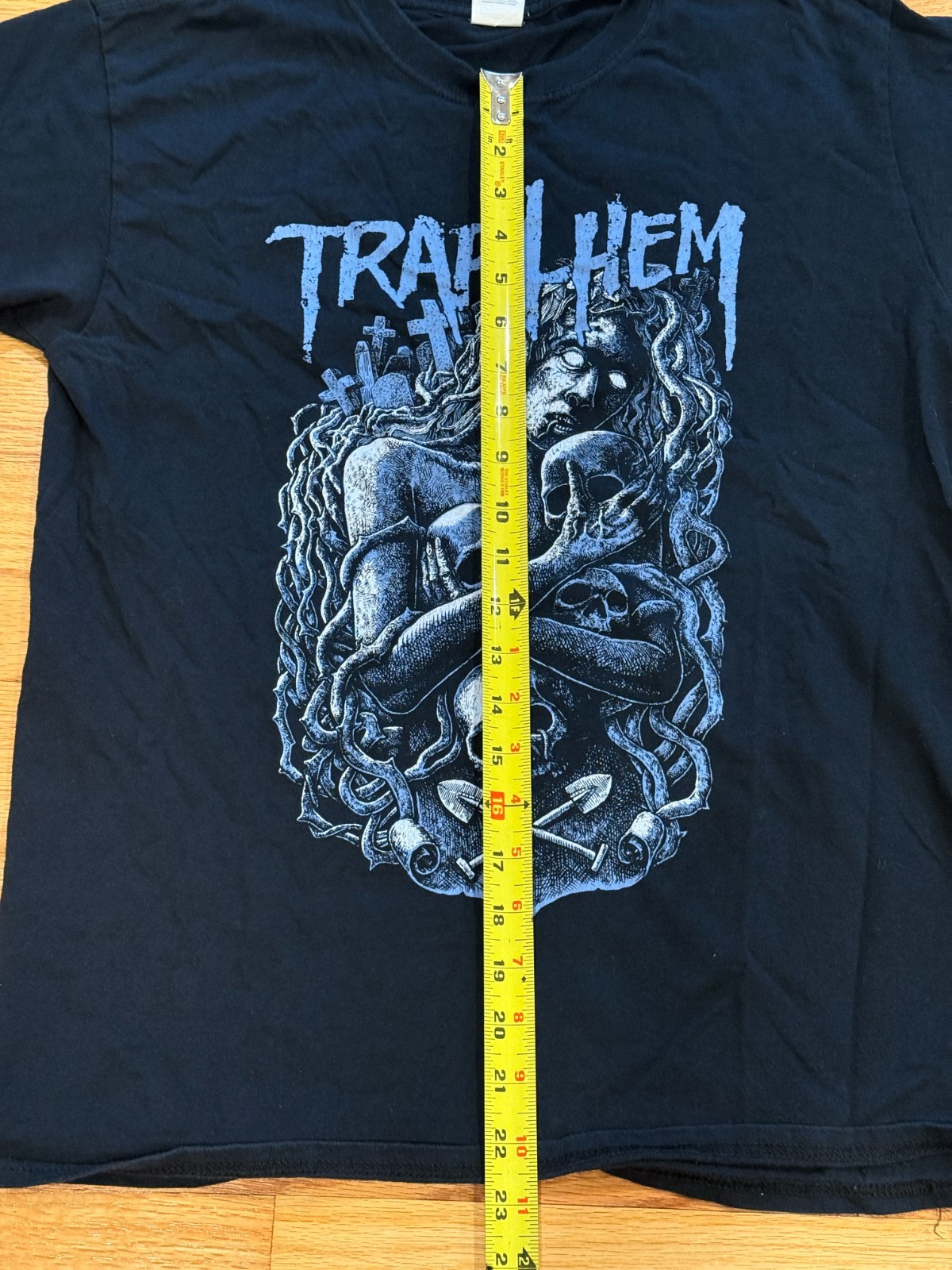 Trap Them Band T-Shirt Black Size Medium Skull Graphics