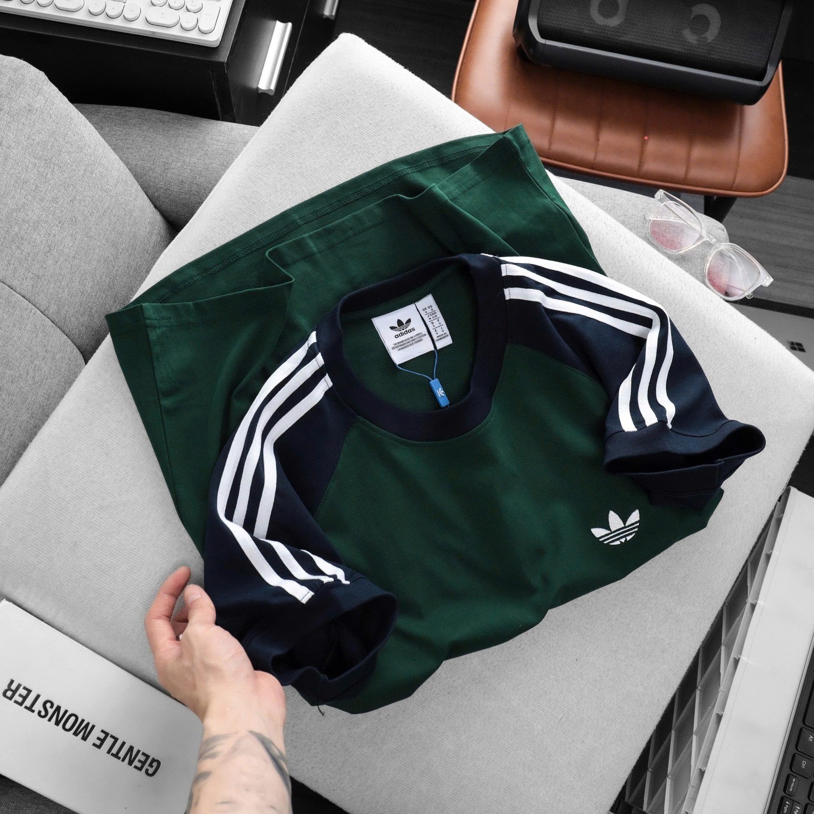 ADIDAS ORIGINALS 3-STRIPES CALIFORNIA Retro Trefoil TEE SHIRT ~ GREEN SLIM FIT