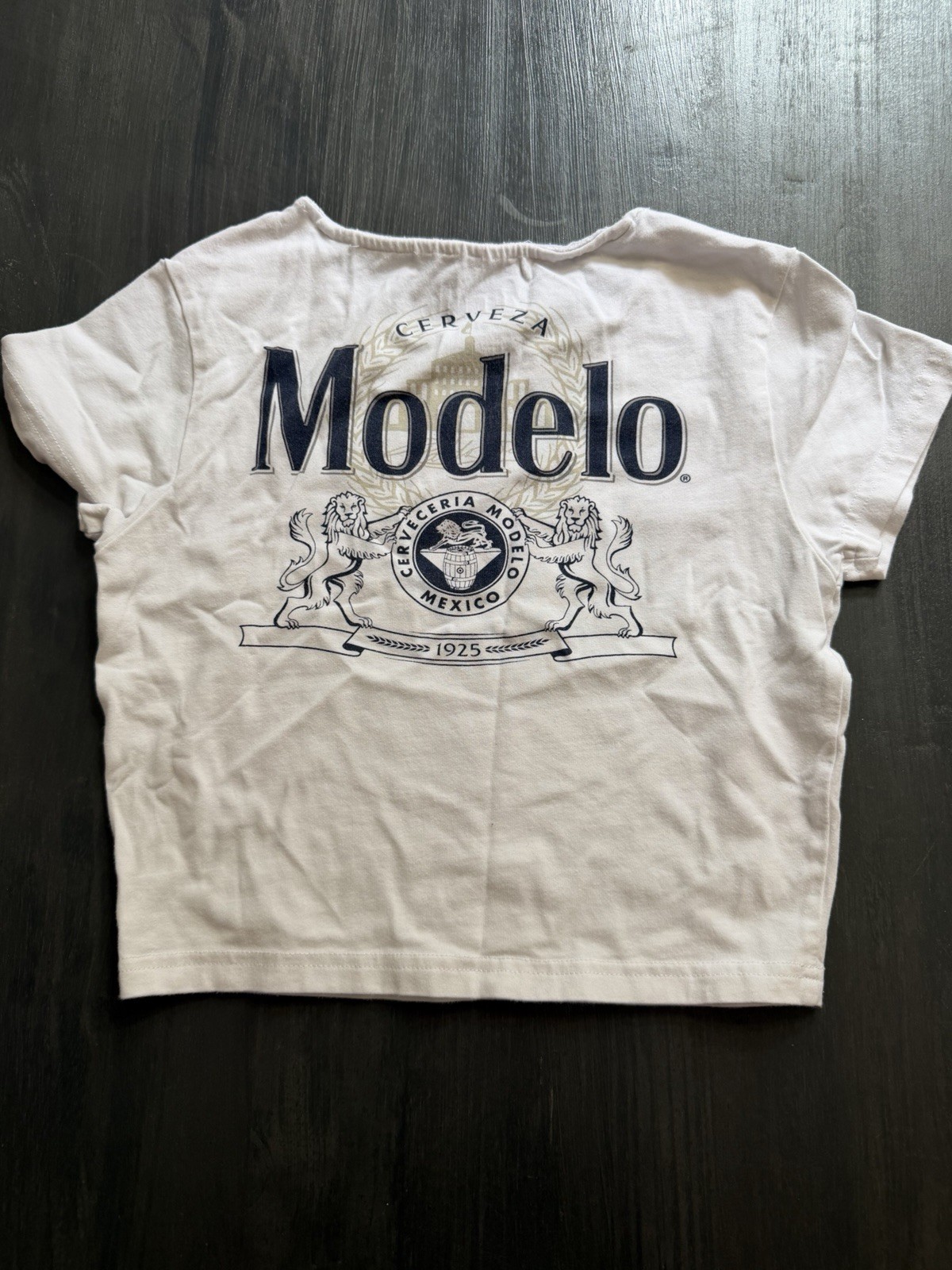 Modelo Beer Graphic Crop T-Shirt White Short Sleeve Womens Small