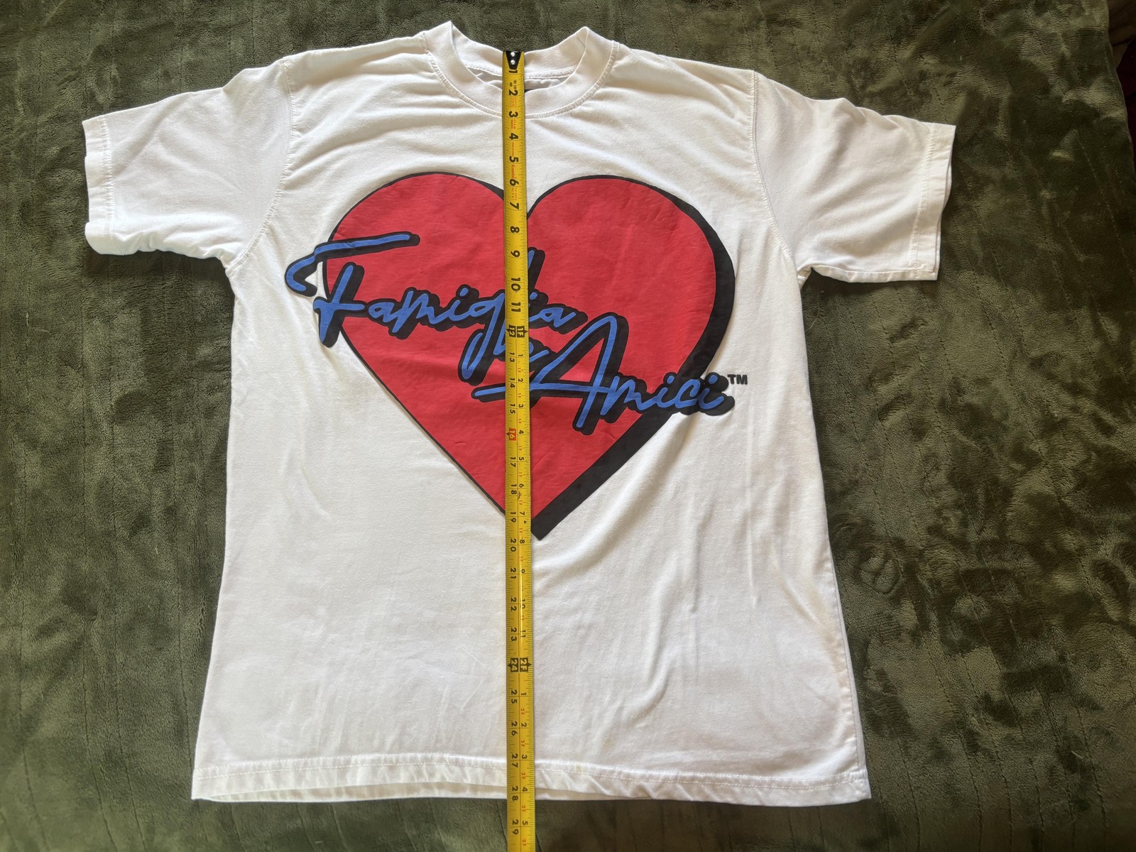 Famiglia E Amici Heart Logo Shirt Mens Small White Love Graphic Tee Valentine