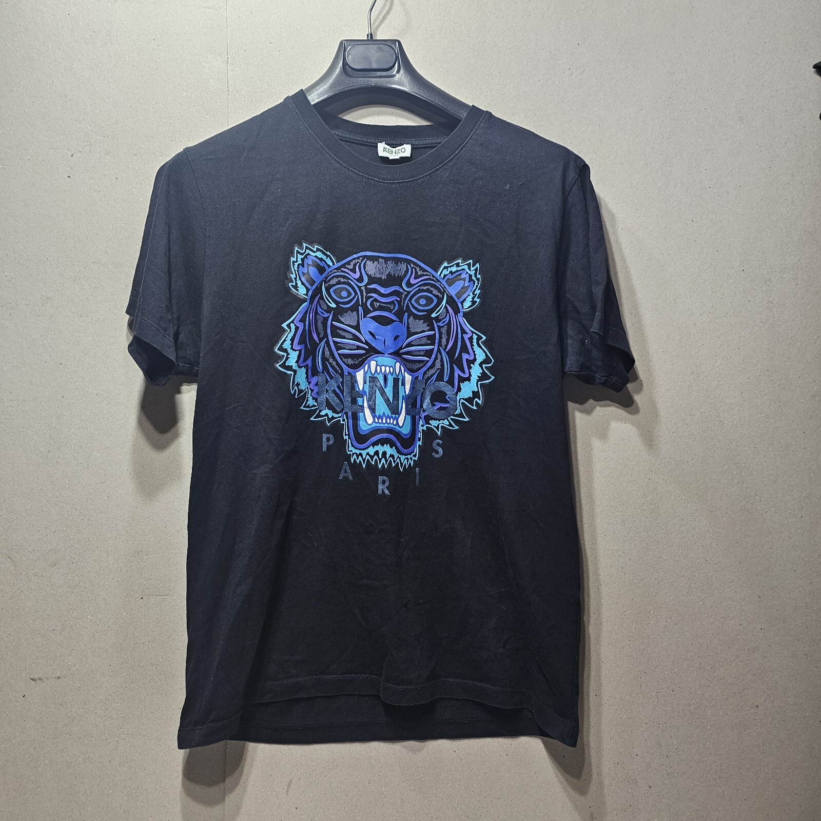 KENZO BLACK WITH BLUE FOIL TIGER T-SHIRTCREW NECK SIZE L PIT-PIT 47CM (GAR21/1