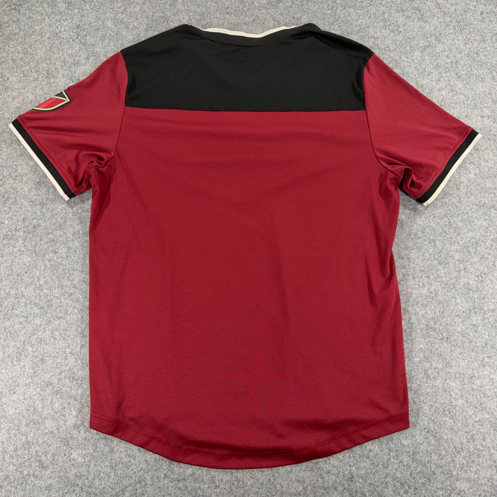 Fanatics Atlanta United FC MLS Soccer Jersey Mens XL Burgundy Black Gold V-Neck