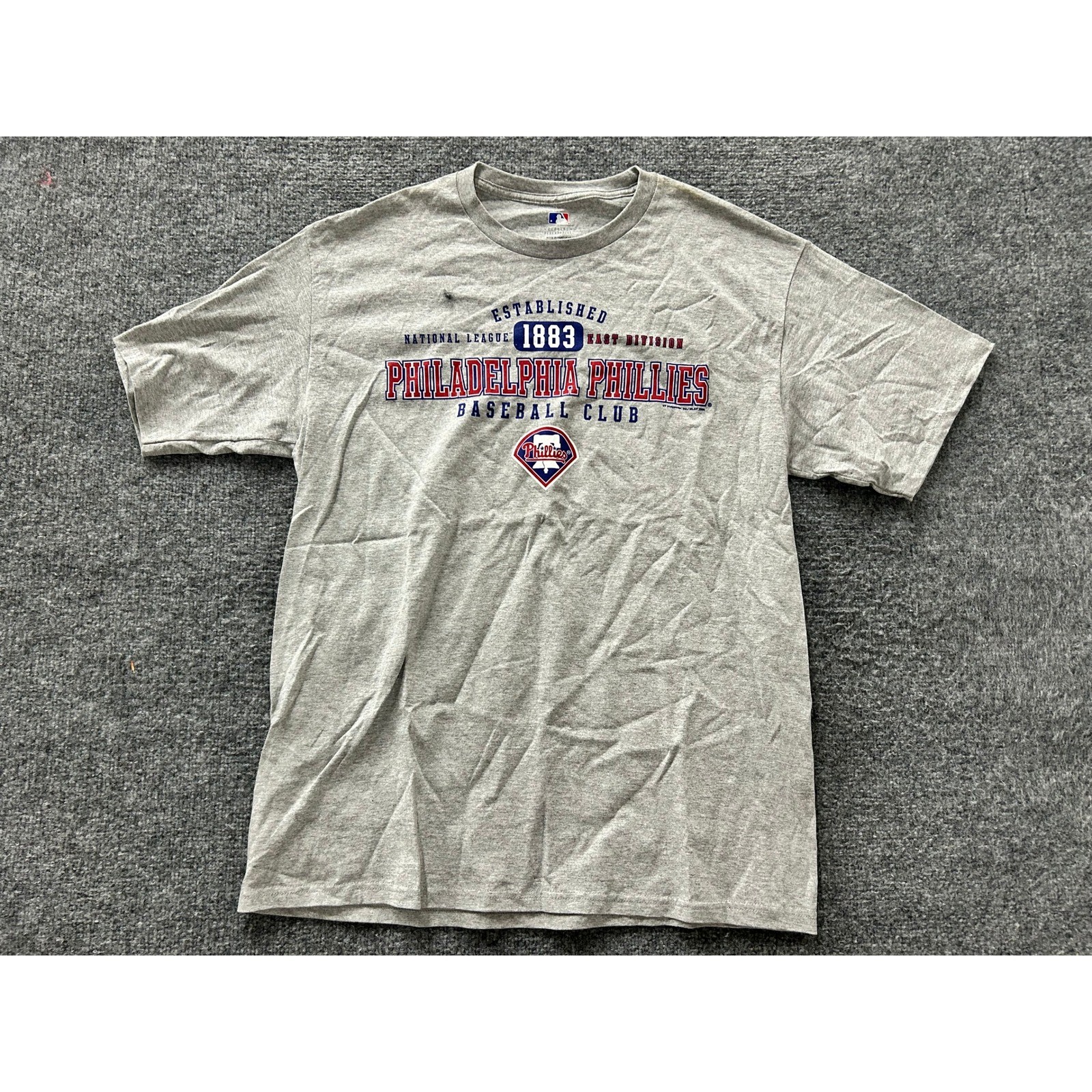 MLB T-Shirt Mens Size L Gray Philadelphia Phillies Baseball Club Graphic Sport