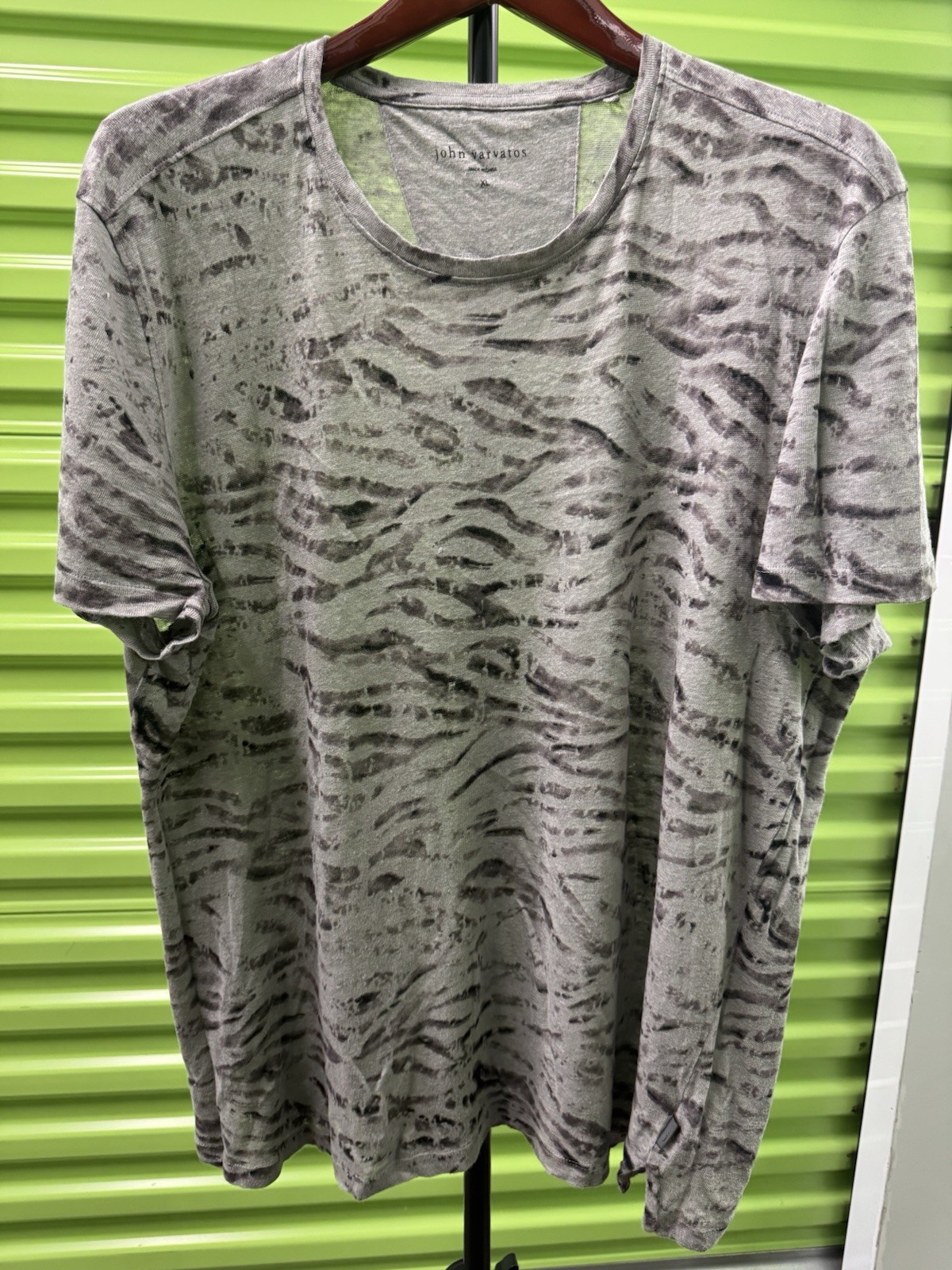 John Varvatos Men’s XL Gray Animal Print Crew Neck Short Sleeve linen Knit Tee
