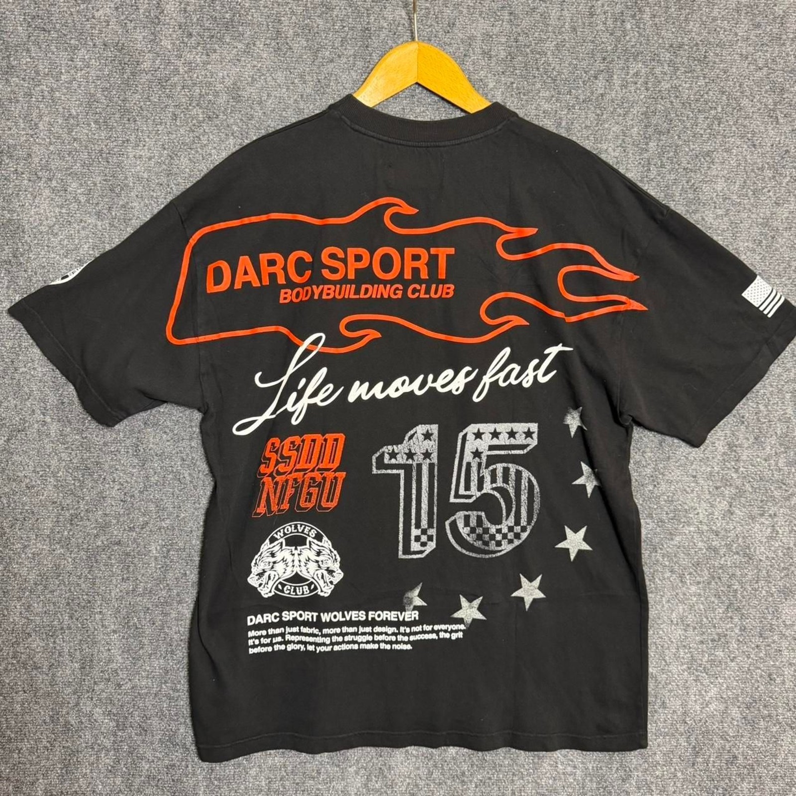 Darc Sport “Life Moves Fast” Bodybuilding Club Tee Size Large 104/2000