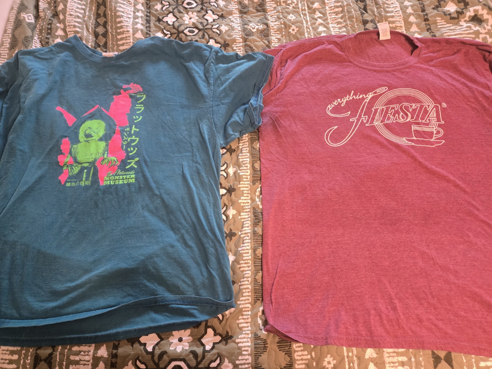 Flatwoods Monster & Everything Fiesta Tshirts Lot Of 2 XXL Gildan