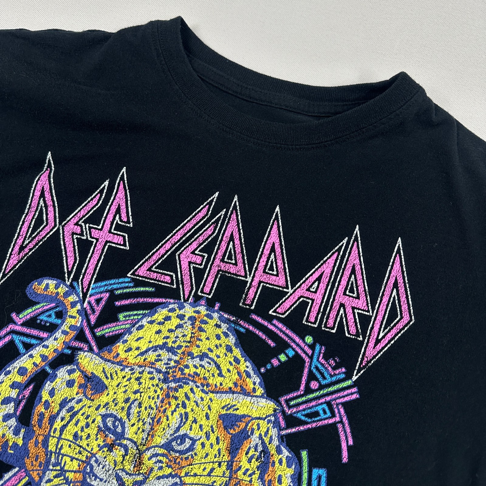 Def Leppard Band T-Shirt Black – Size L