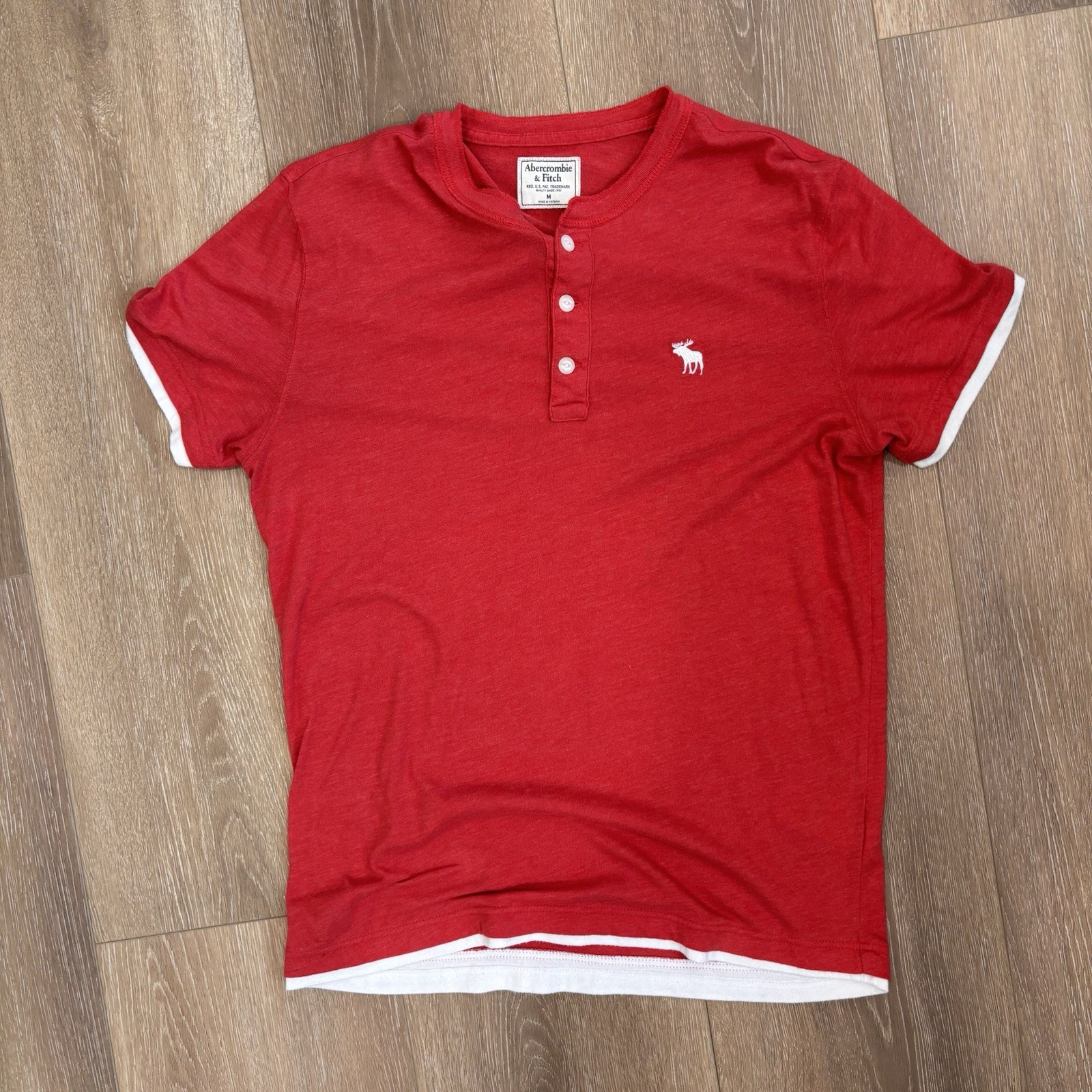 Red Abercrombie & Fitch T Shirt With White Trim Men’s Size medium