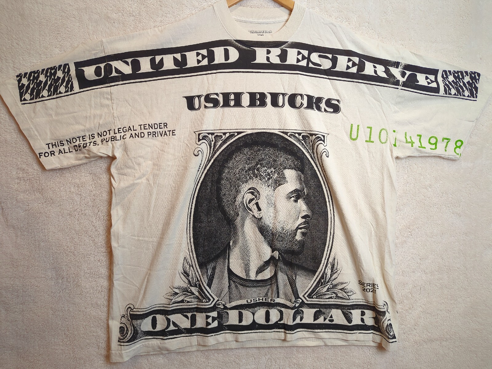 USHER United Reserve UshBucks One Dollar The Colosseum Graphic T-Shirt XL Adult