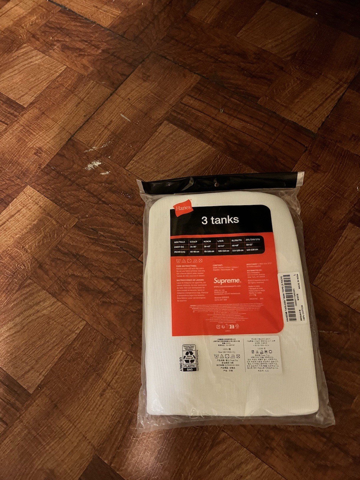 Supreme x Hanes white Tagless Tank Tops| Size LARGE 3 PACK