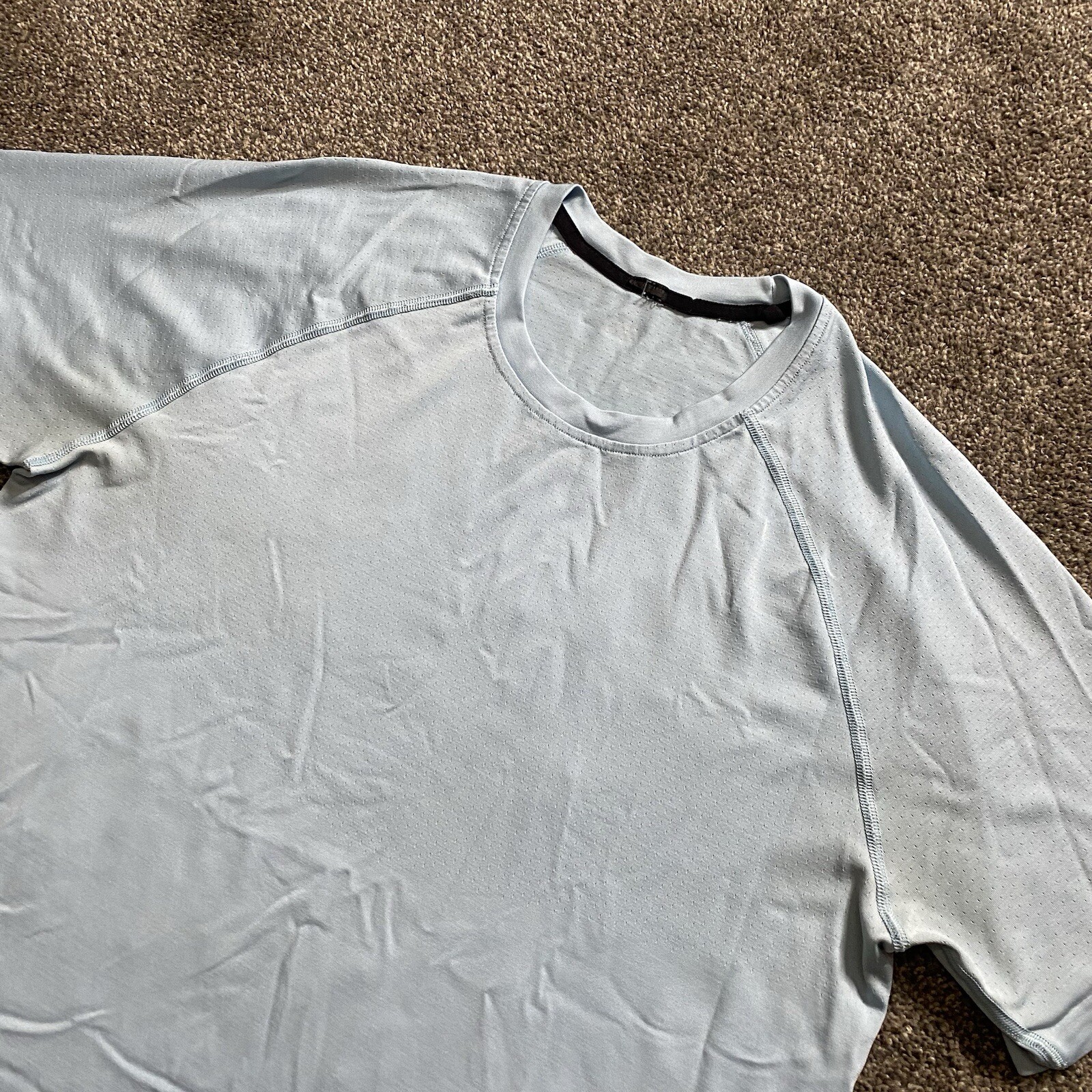 Mens Medium Rhone T Shirt Athletic Light Blue Performance Stretch Perforated