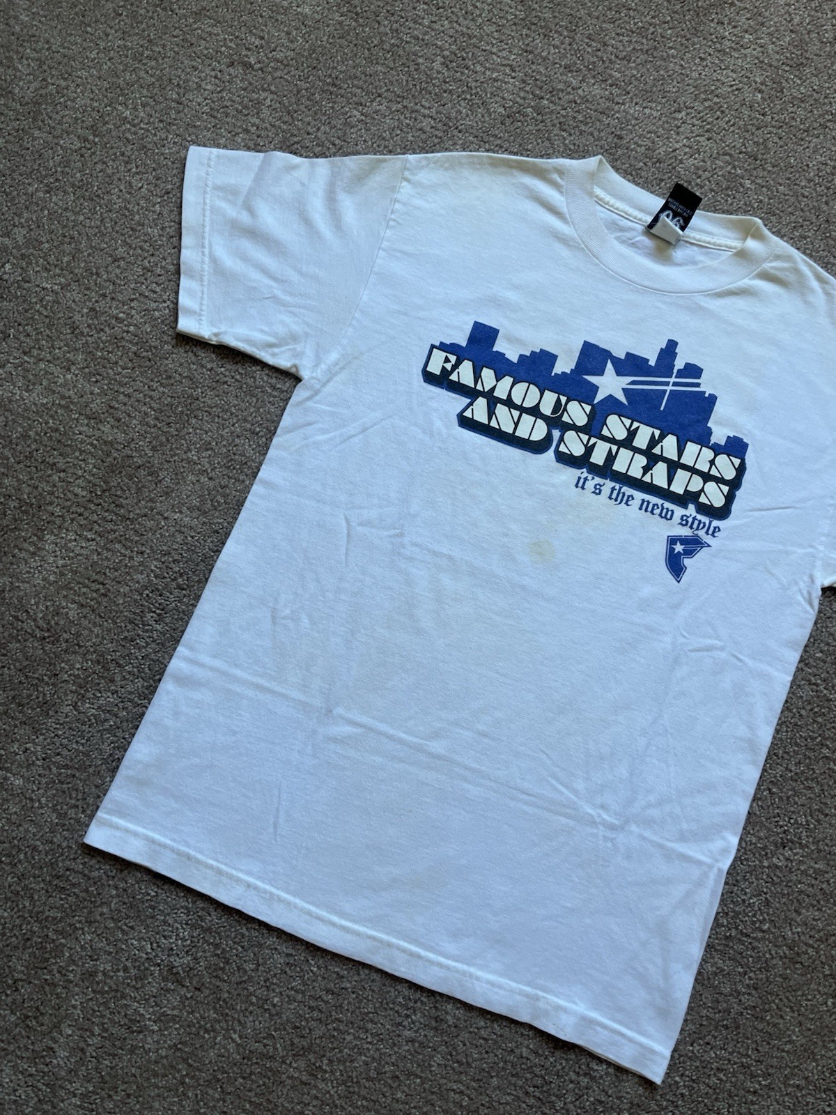 VTG 00’s / Y2K Famous Stars & Straps White Tee