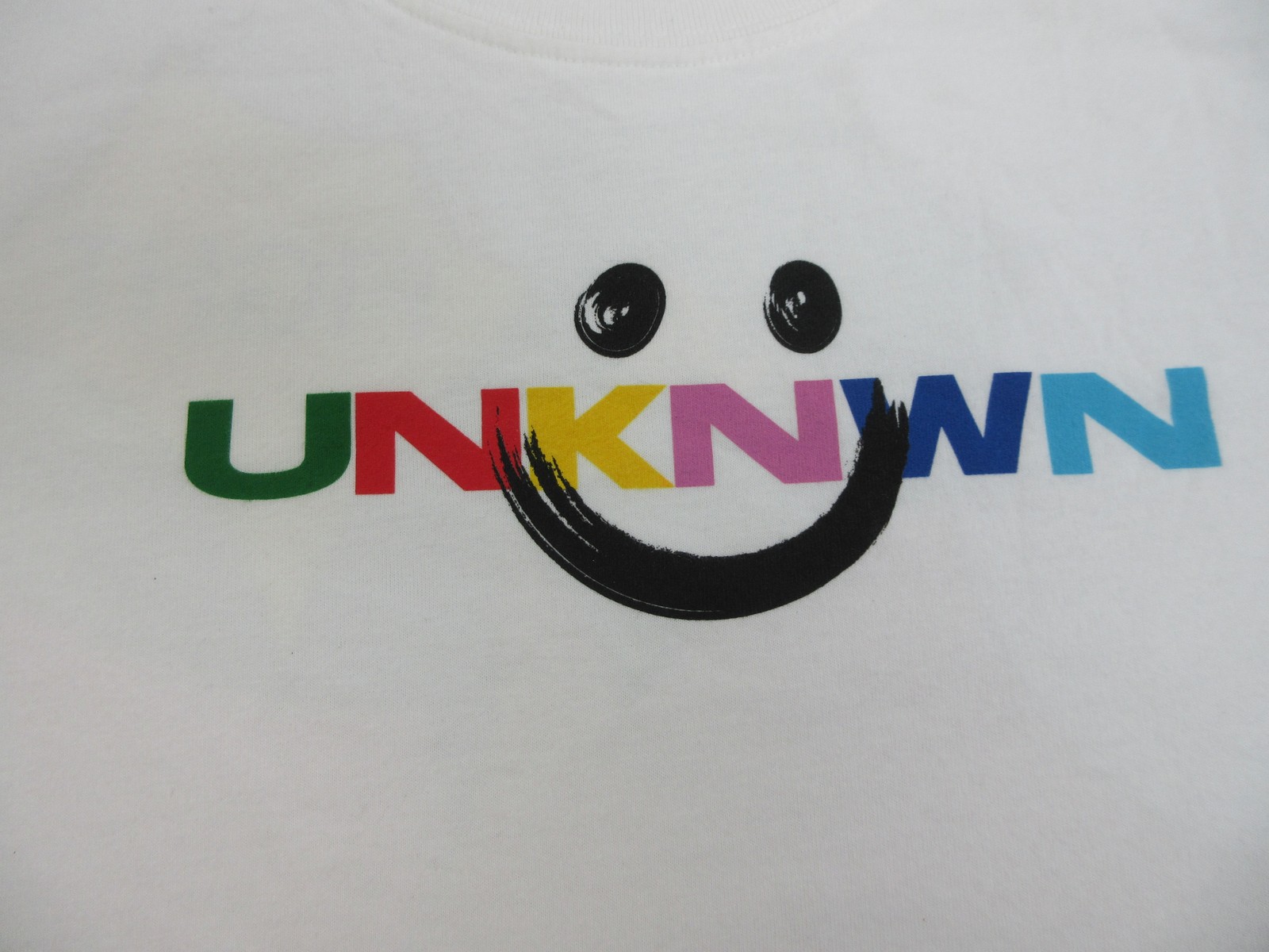 UNKNWN Shirt Mens Large White Smile Graphic Tee The Fight To Get There USA