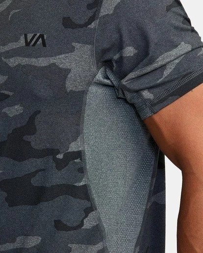RVCA Sport Vent Performance Athletic Camo Crew Neck T-Shirt Sz M