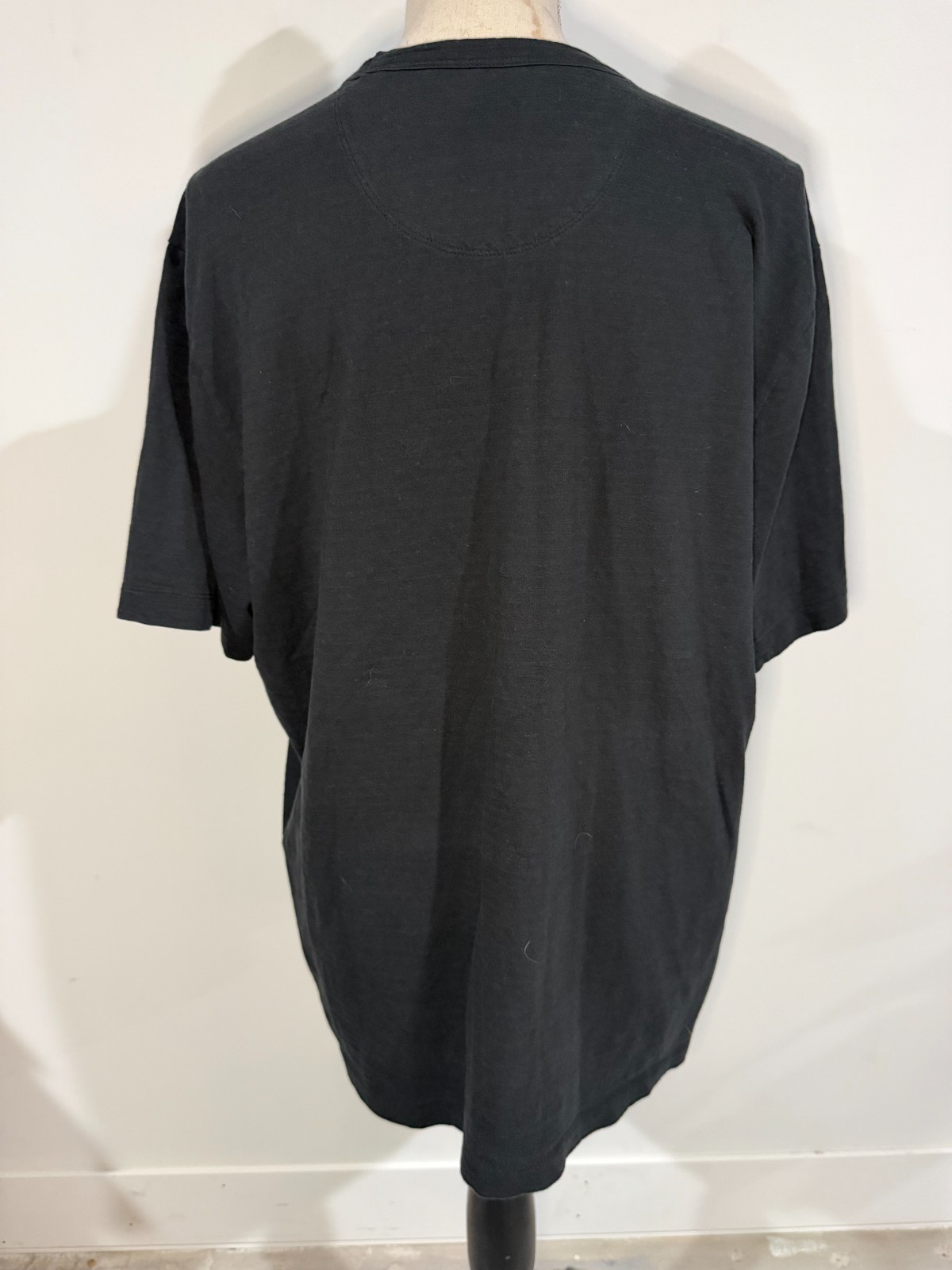 EUC Men’s Black Tommy Bahama Size Large T-Shirt