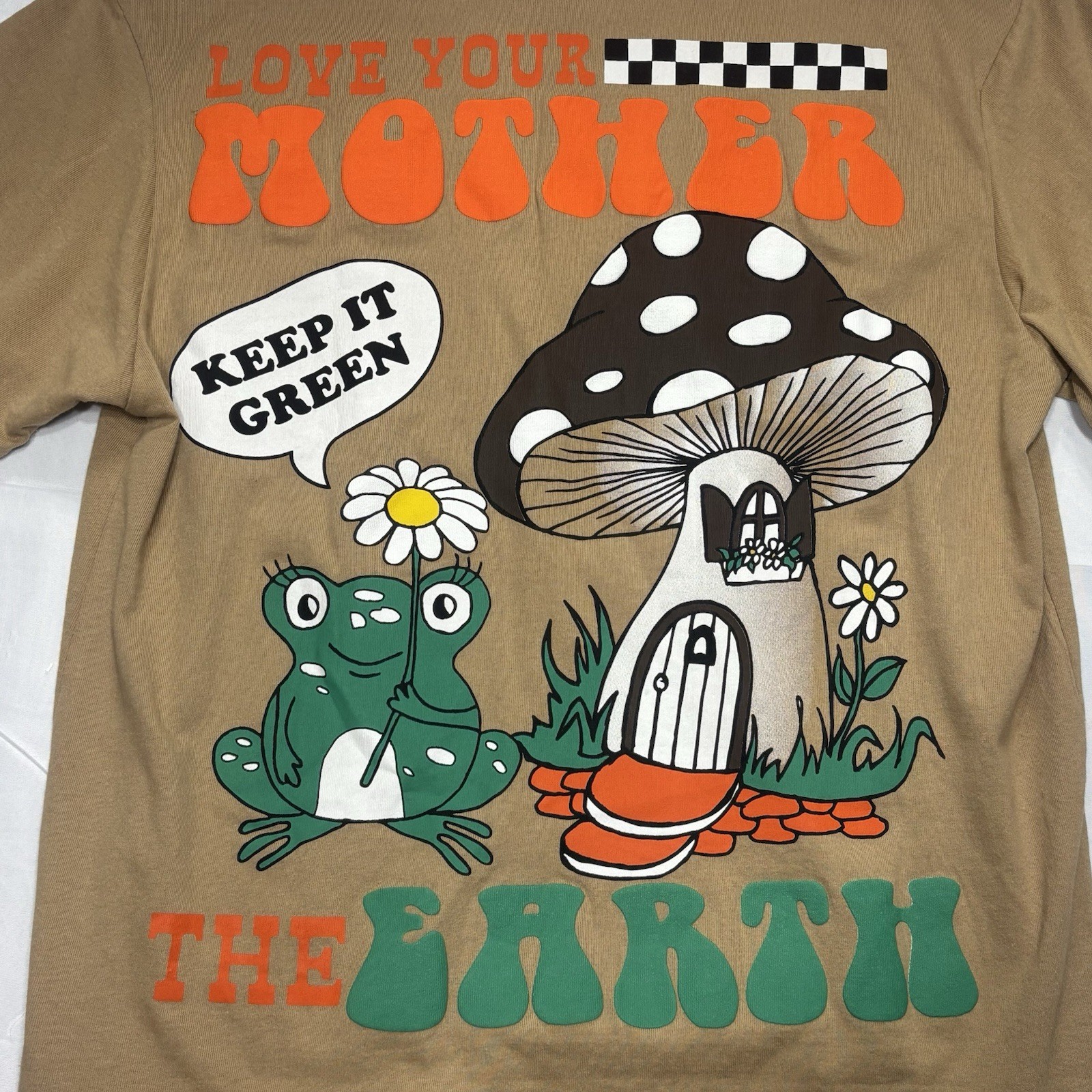 Recycled Threads Love Your Mother Earth T Shirt Size M Frog Mushroom Brown Tee