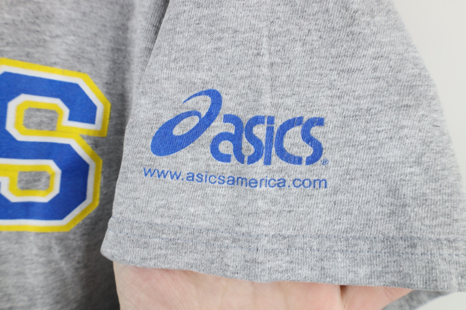 Vintage Asics Mens Size Medium Spell Out Block Letter Short Sleeve T-Shirt Gray