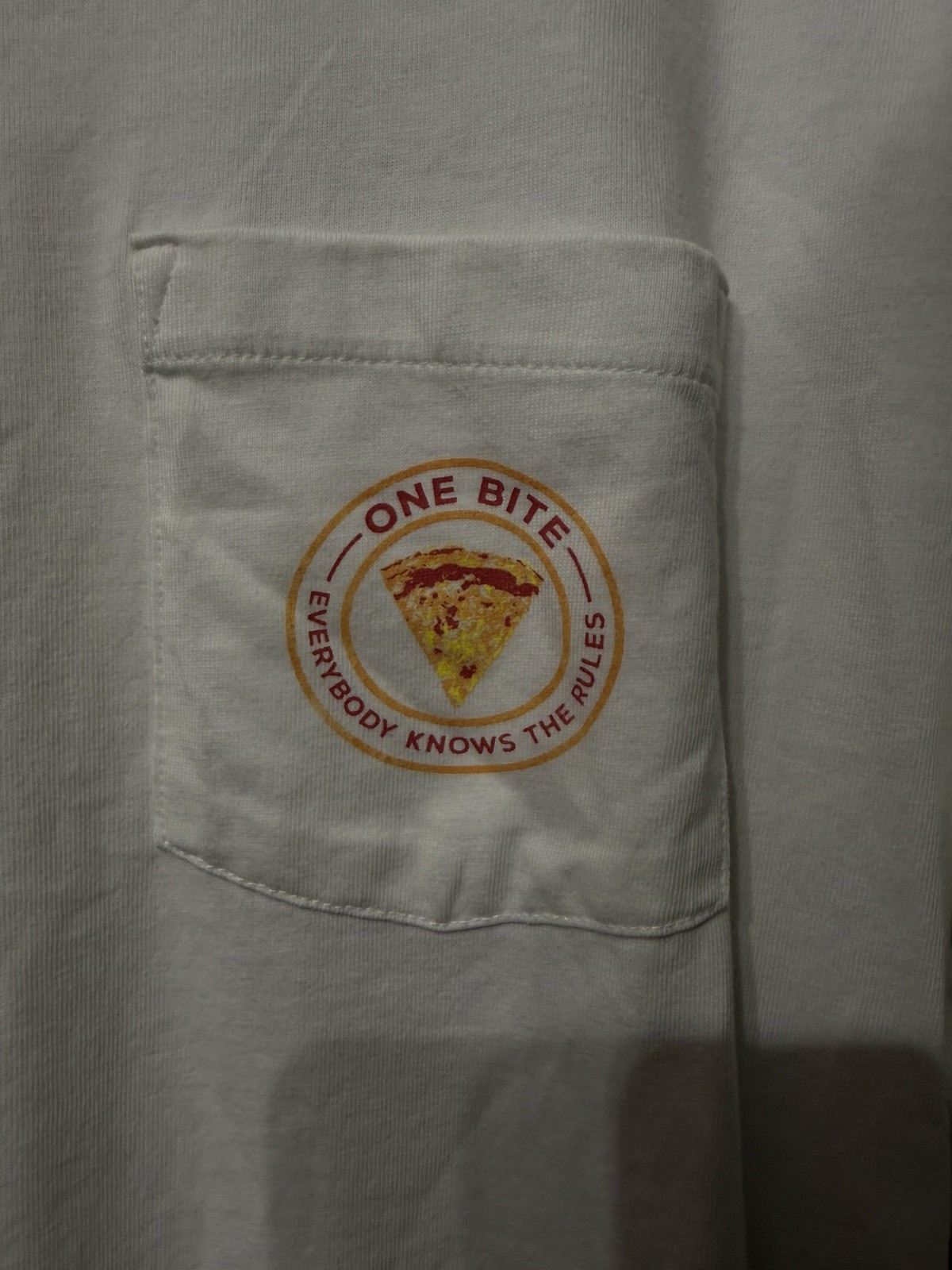 VINEYARD VINES X BARSTOOL “ONE BITE EVERYBODY KNOWS THE RULES” WHITE MEN’S L
