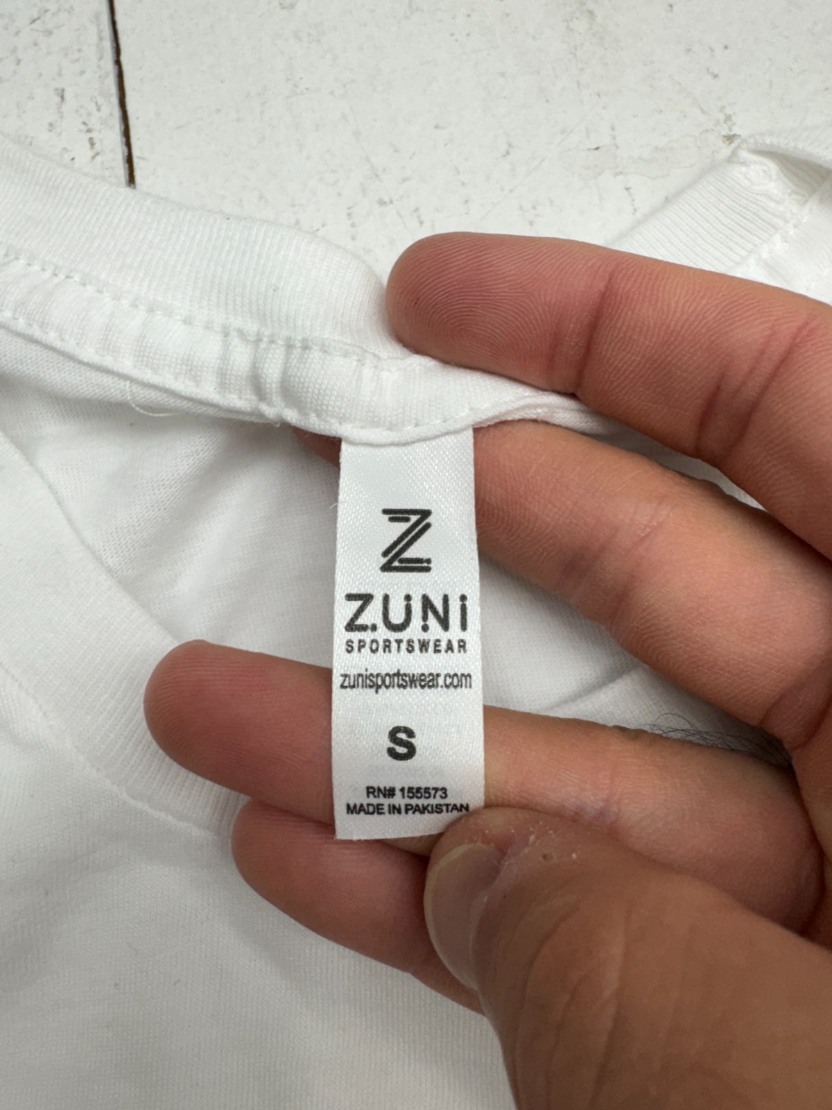 Zuni Sportswear White Animal Print Short Sleeve Basic T Shirt Mens Size Small