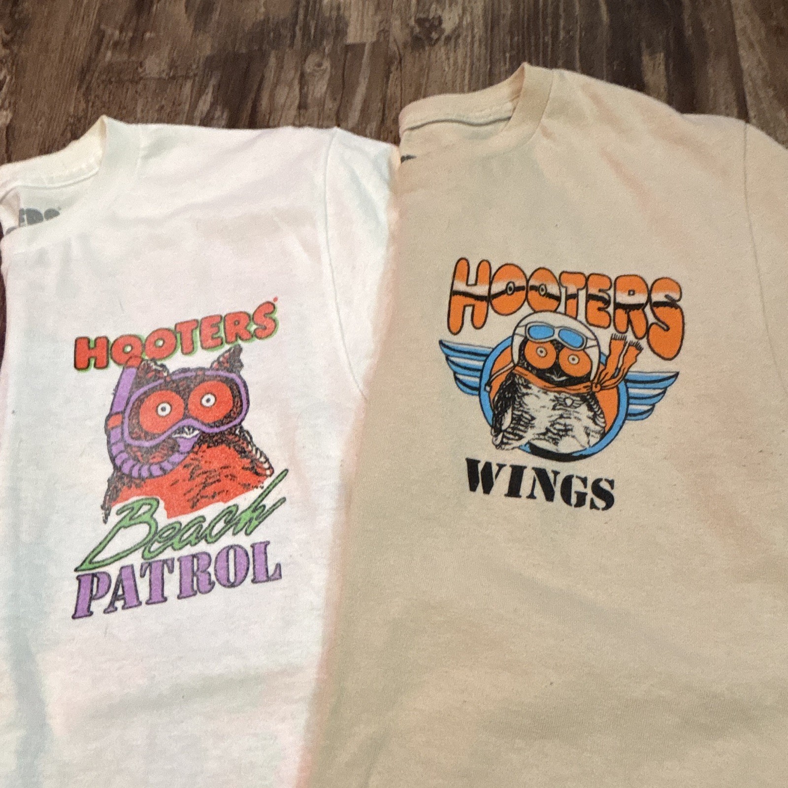 Men’s Hooters Brand T-shirts Size Small One White One Tan Brand New