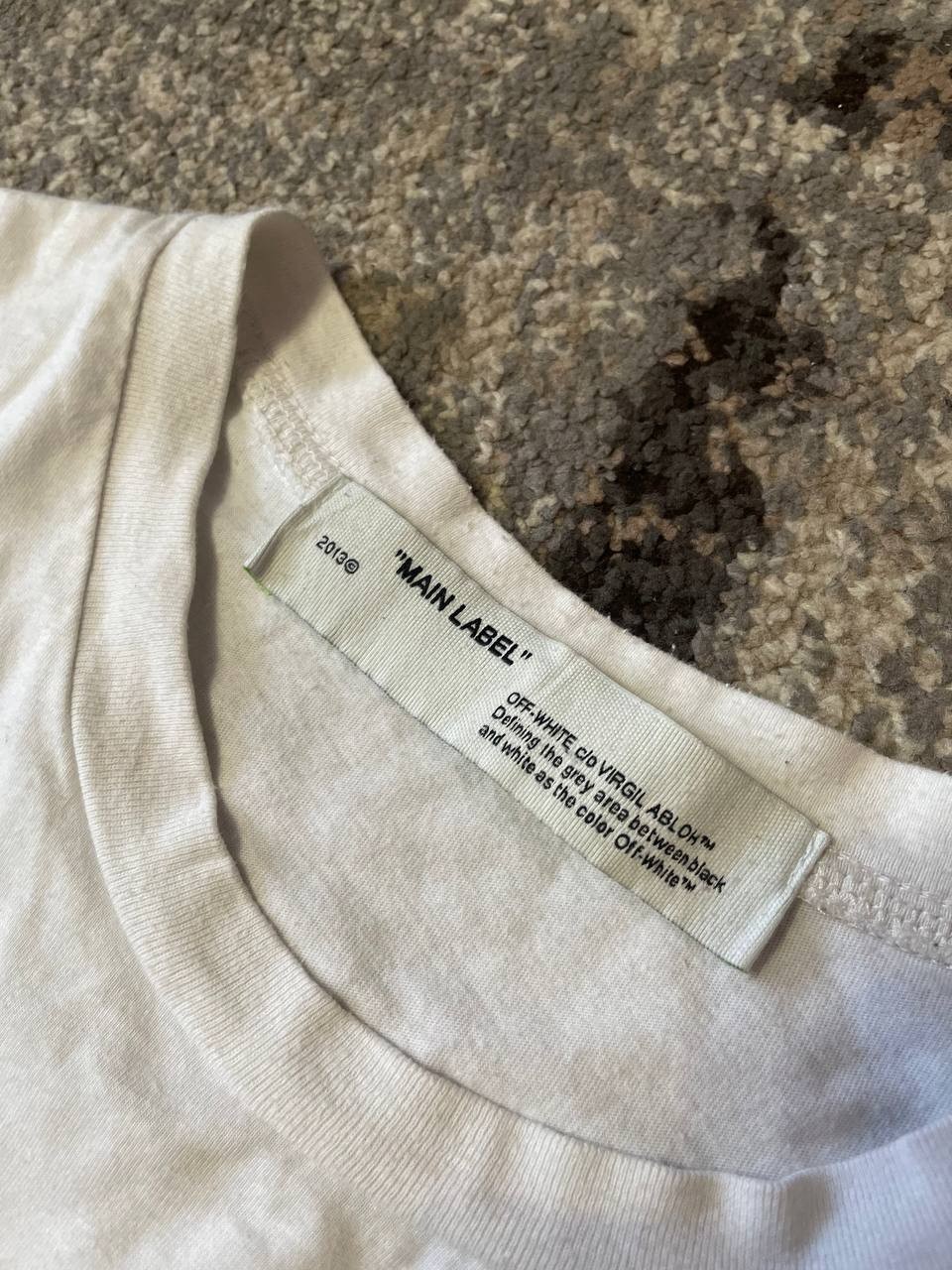 OFF WHITE CARAVAGGIO ARROW