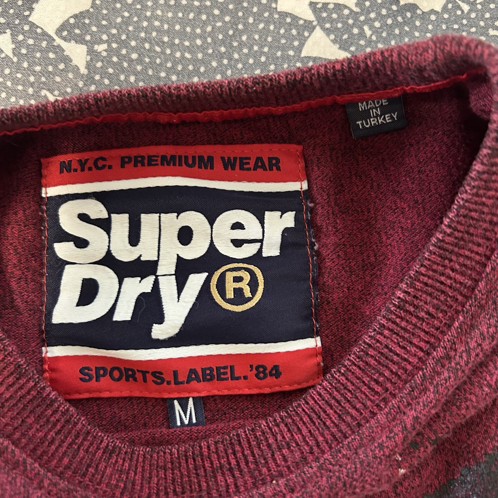 Superdry Sport NYC 1984 Men M Tee Burgundy Red Paint Splatter Top M10004SR