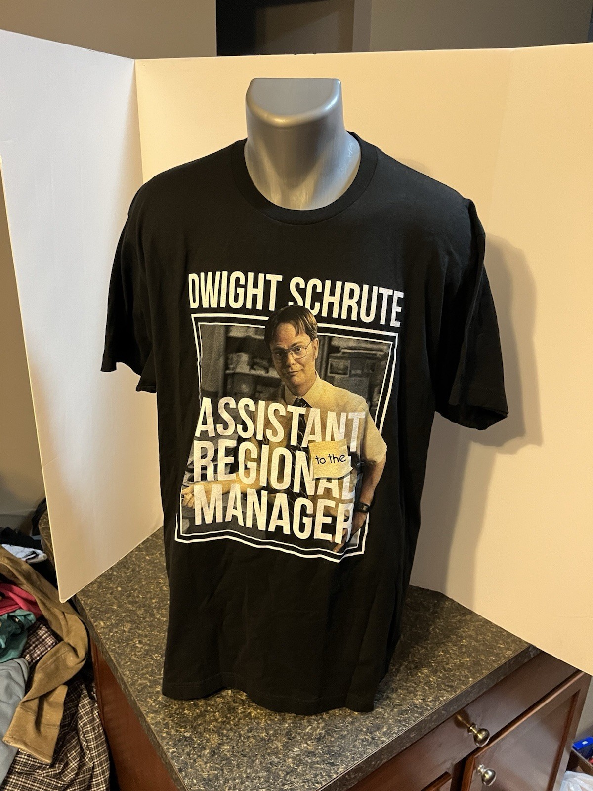 THE OFFICE Dwight Schrute Assistant to Regional Manager Black XL Mens Tshirt NWT