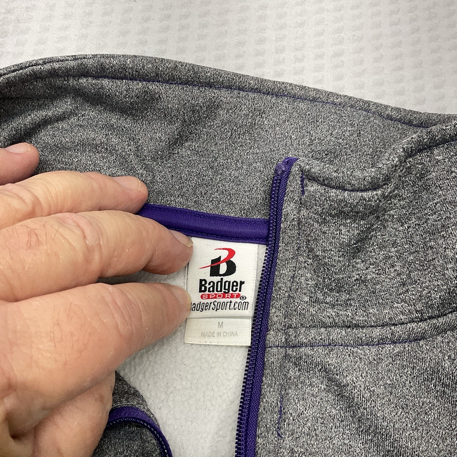 Badger Sport 1/4 Zip Pullover Mens Medium Black Gray Top