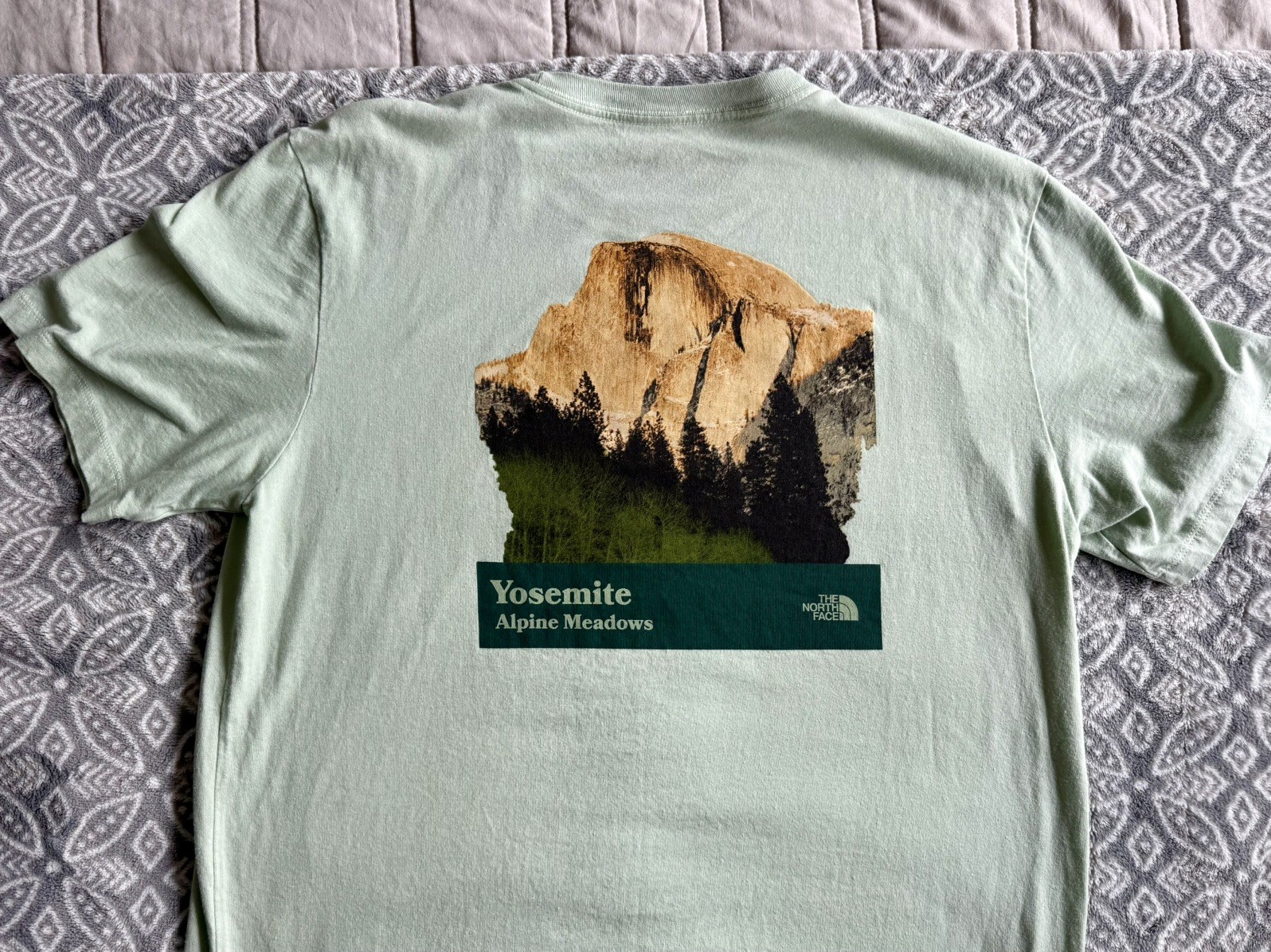 The NORTH FACE Maroon Men’s M Standard Fit “Yosemite” Logo Tshirt NWT