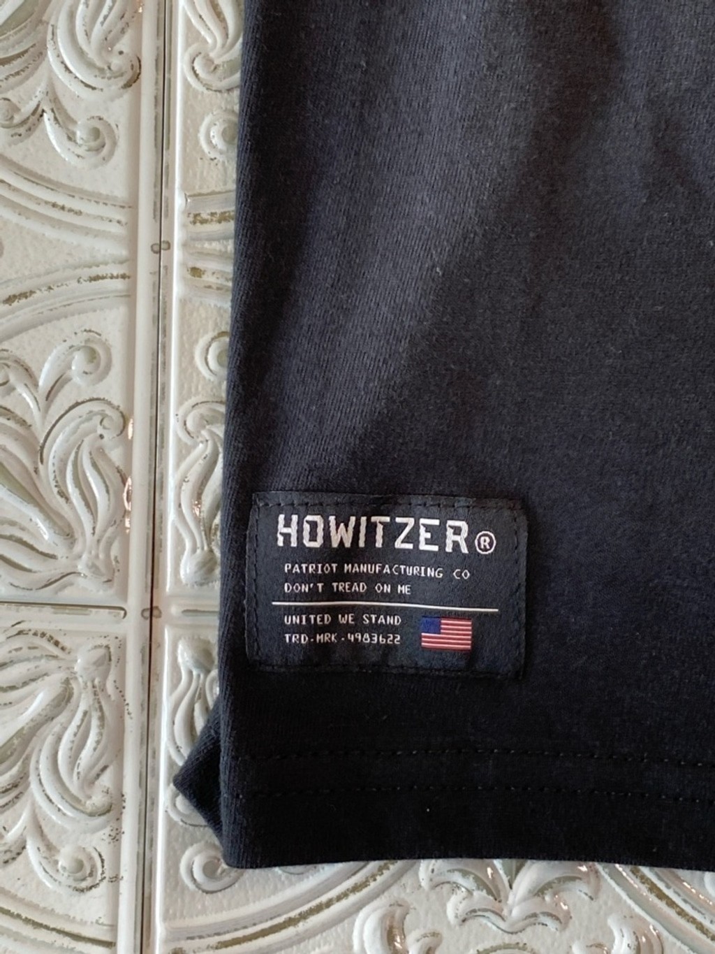 Howitzer Patriot MFG Flag Defend Skull Graphic T-Shirt Mens Medium NWT Black